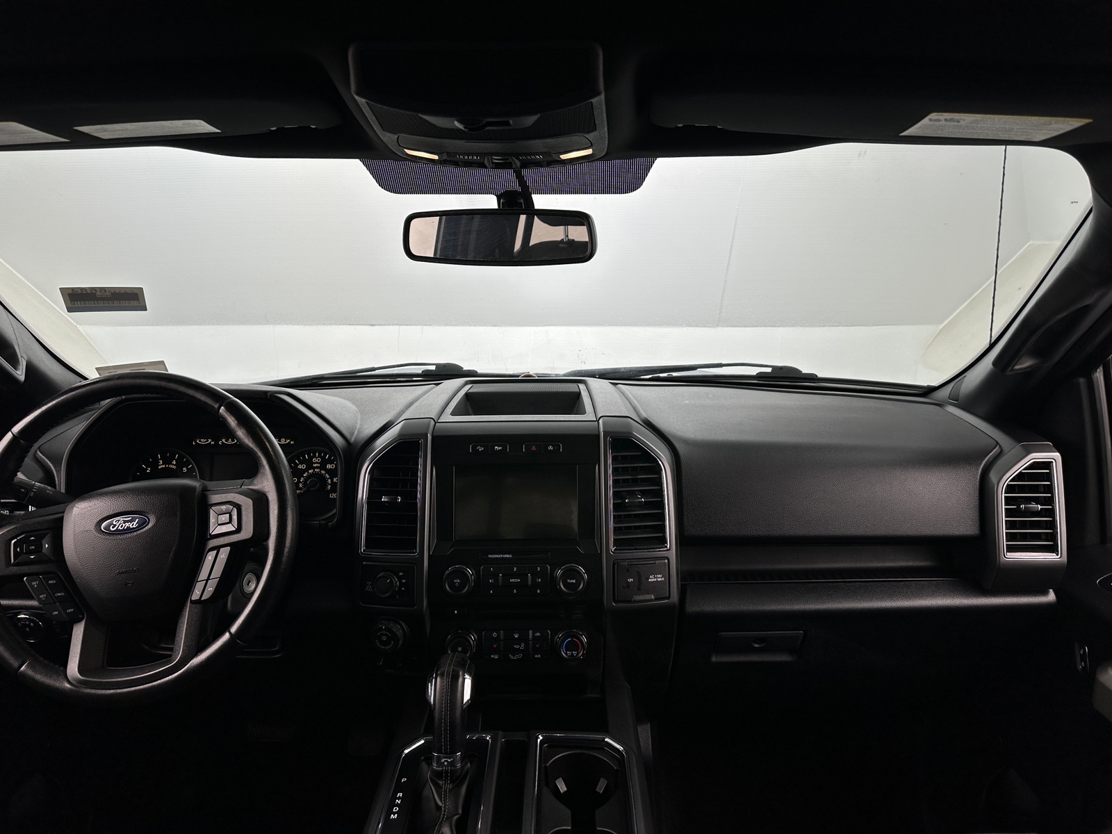 Thumbnail: 2018 Ford Econoline - 3