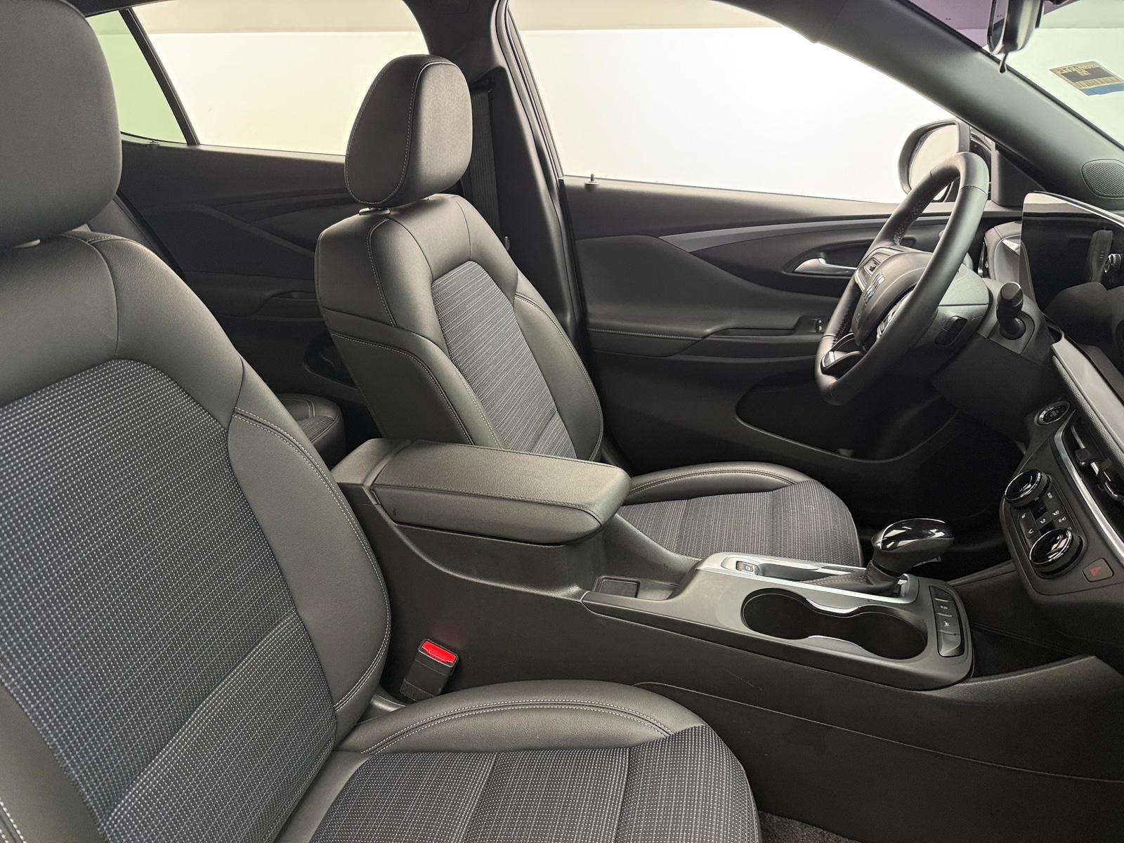 Thumbnail: 2024 Buick Envista - 2