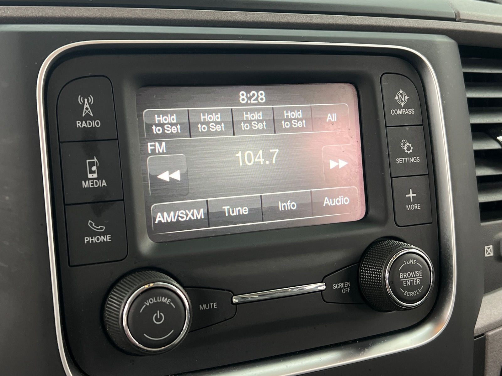 Thumbnail: 2021 RAM 1500 Classic - 4