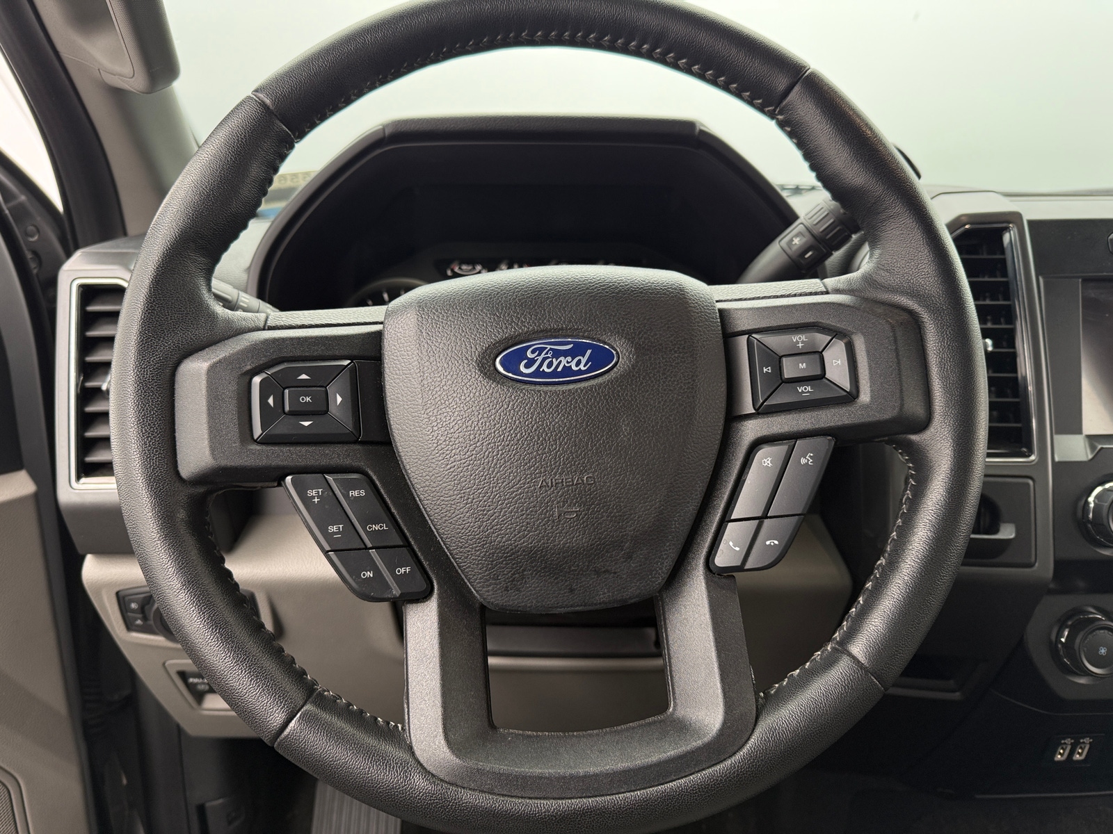 Thumbnail: 2019 Ford Econoline - 5