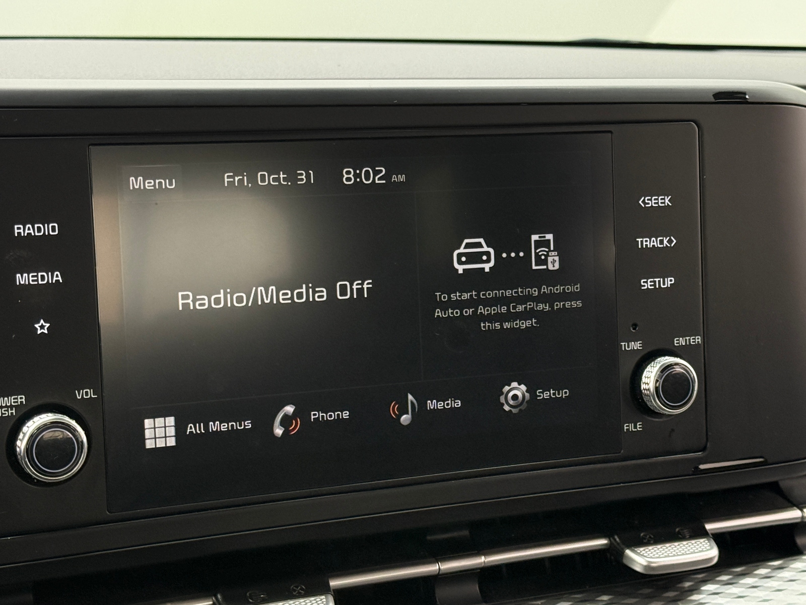 Thumbnail: 2023 Kia Carnival - 4