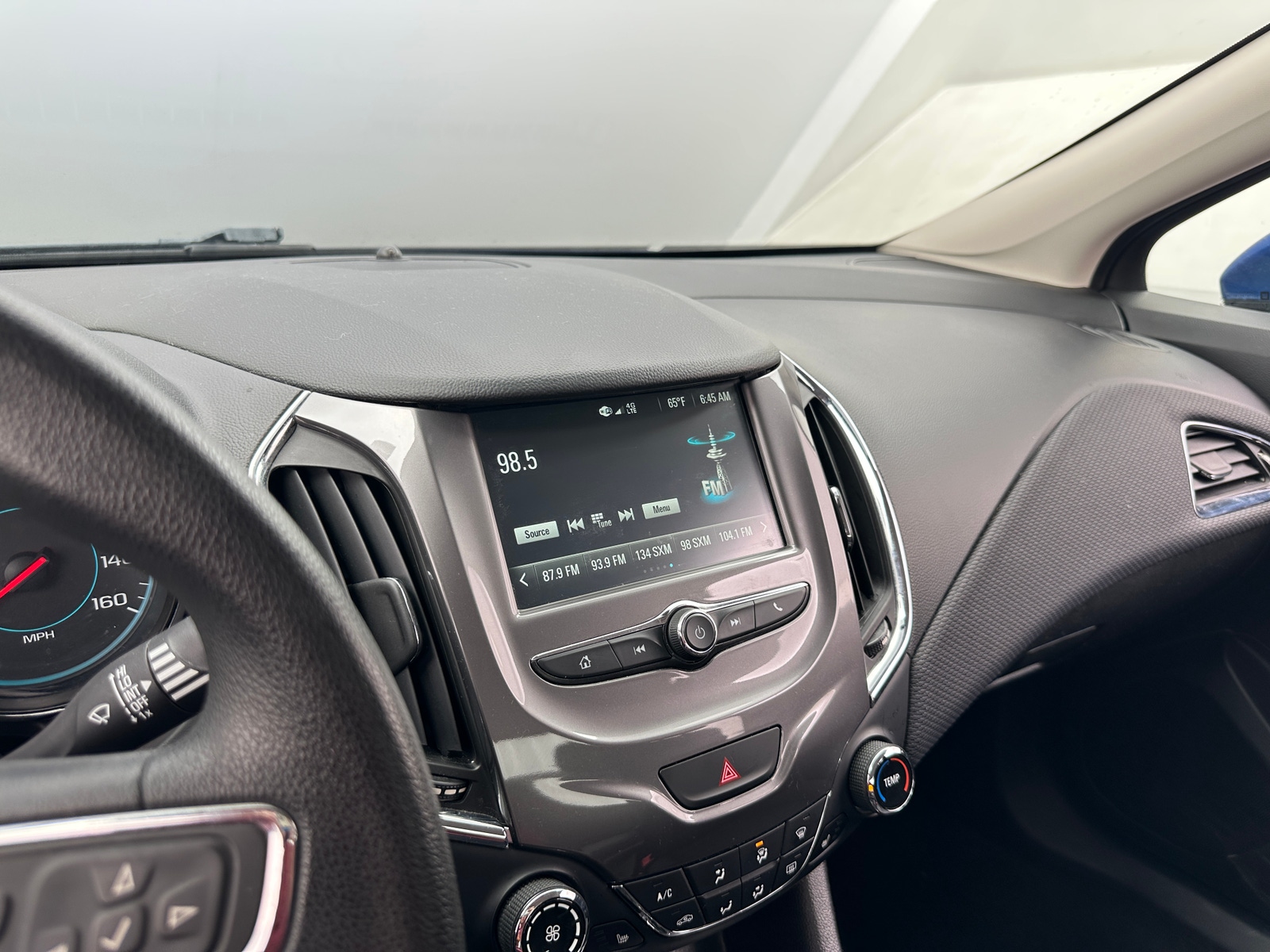 Thumbnail: 2018 Chevrolet Cruze - 4