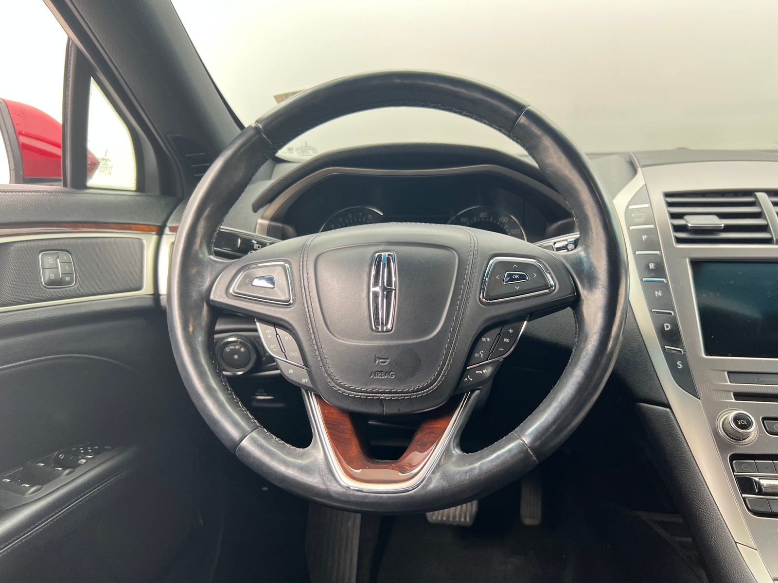 Thumbnail: 2017 Lincoln MKZ - 4