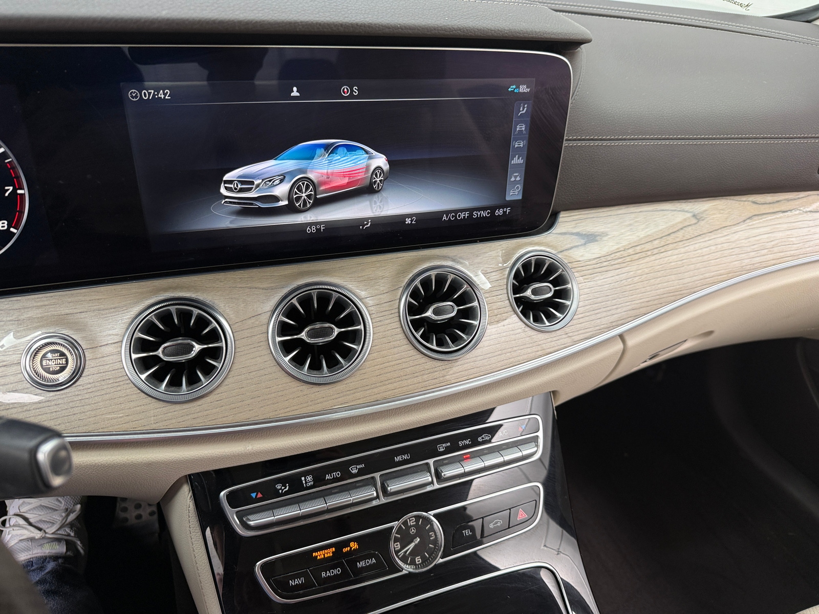 Thumbnail: 2018 Mercedes-Benz E-Class - 2