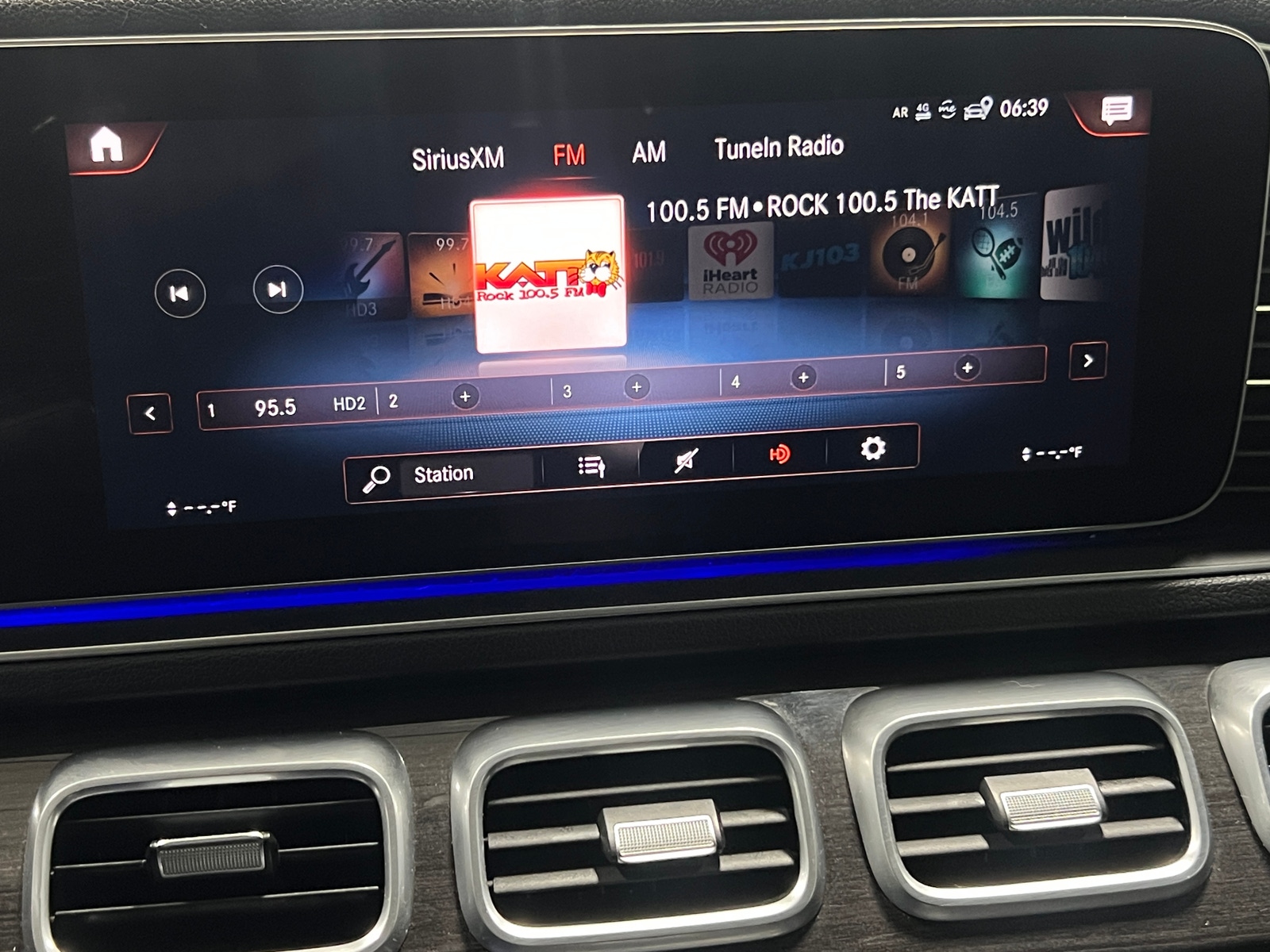 Thumbnail: 2020 Mercedes-Benz GLE - 3