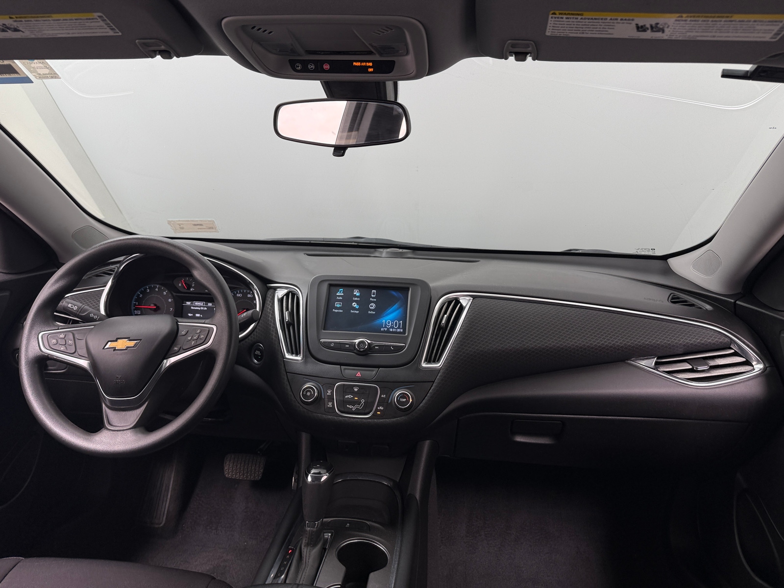 Thumbnail: 2017 Chevrolet Malibu - 3