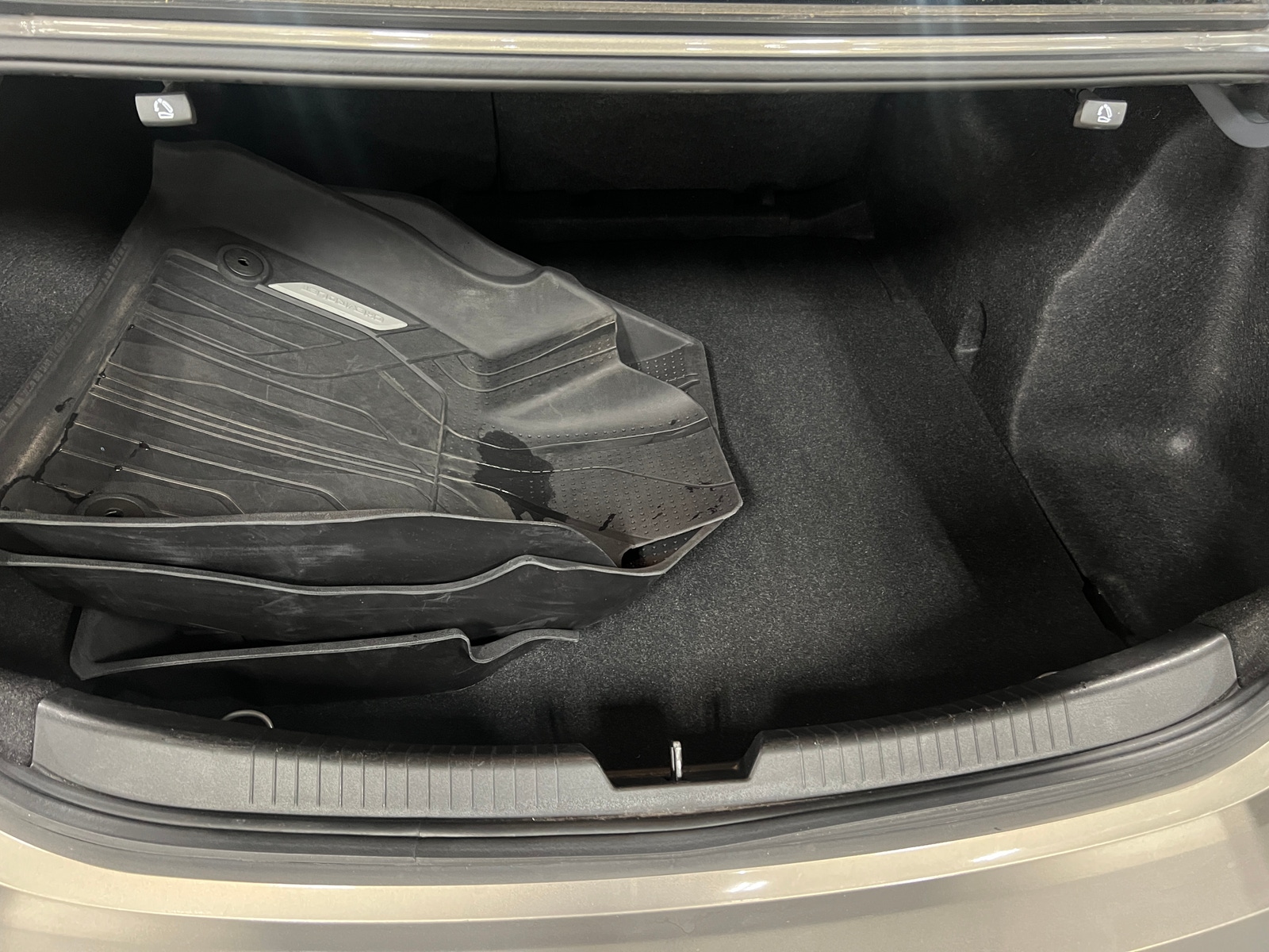 Thumbnail: 2017 Chevrolet Malibu - 7