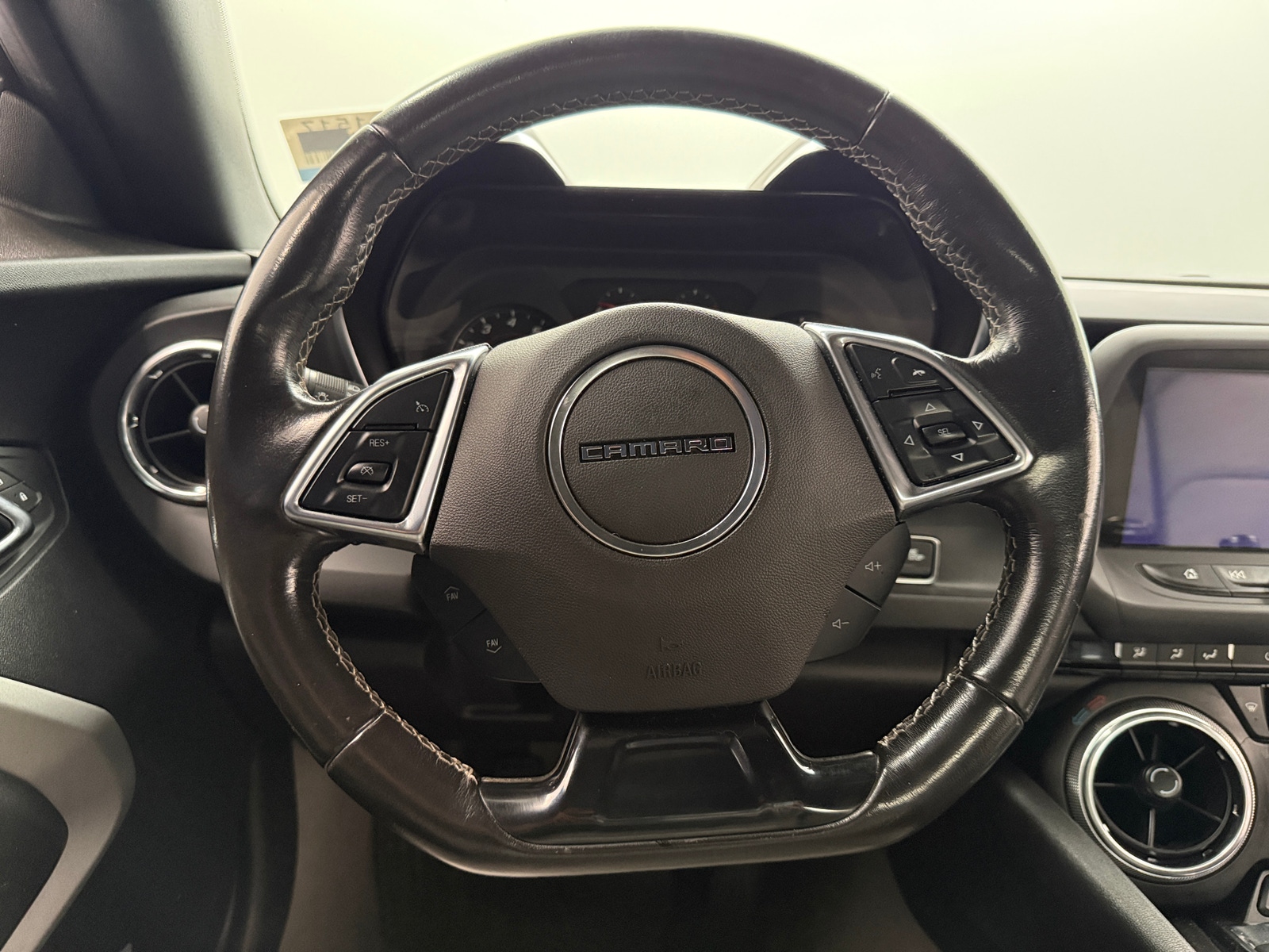 Thumbnail: 2019 Chevrolet Camaro - 5