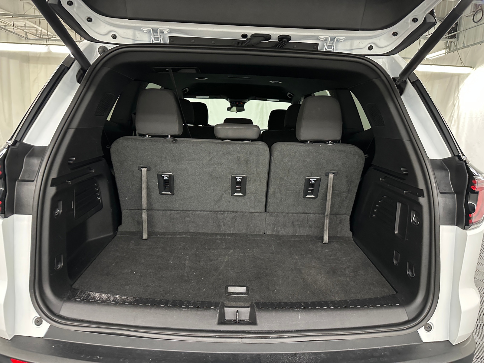 Thumbnail: 2025 GMC Acadia - 7