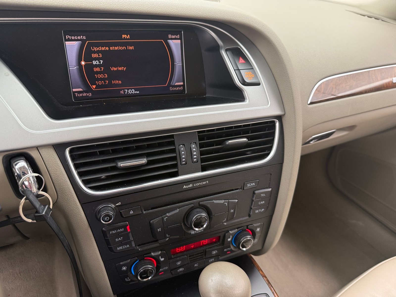 Thumbnail: 2011 Audi A4 - 4