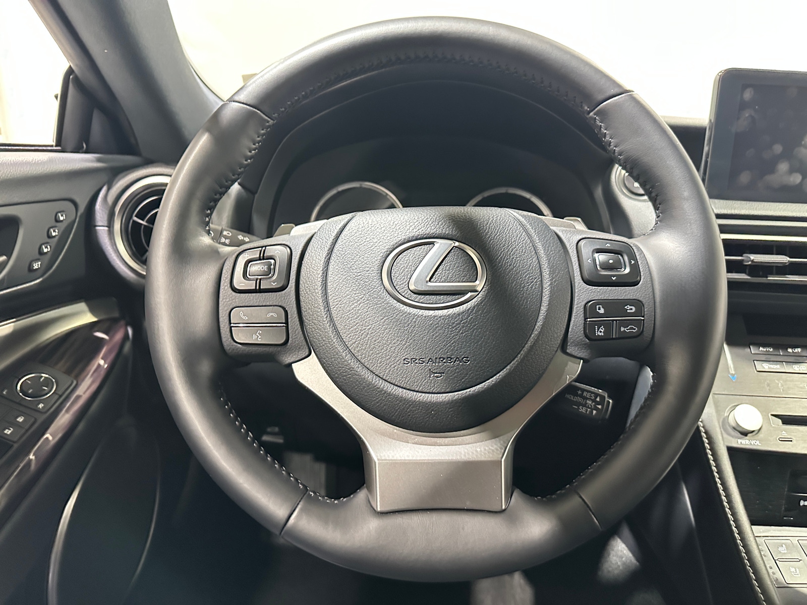 Thumbnail: 2023 Lexus RC - 4