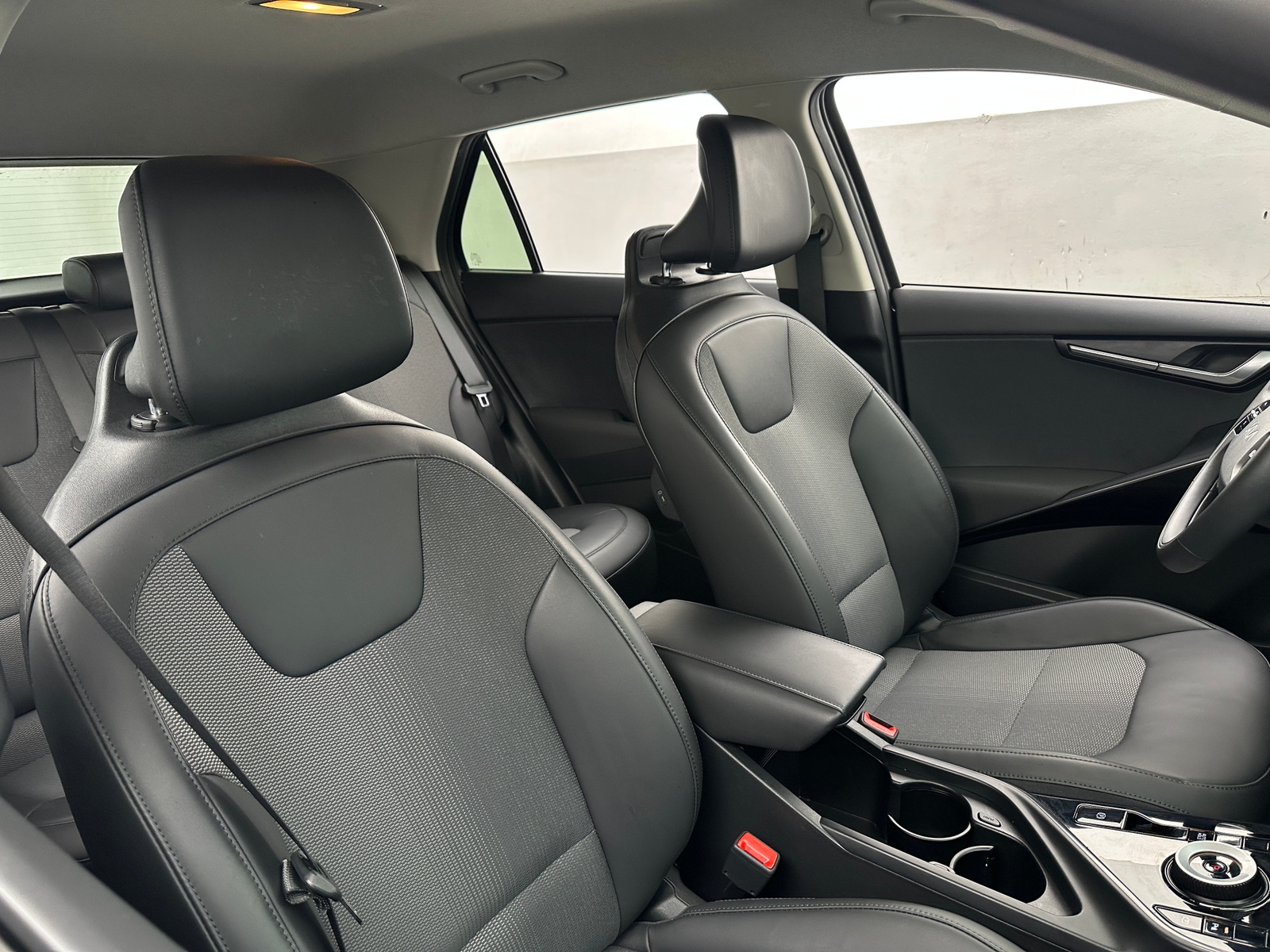 Thumbnail: 2023 Kia Niro - 2