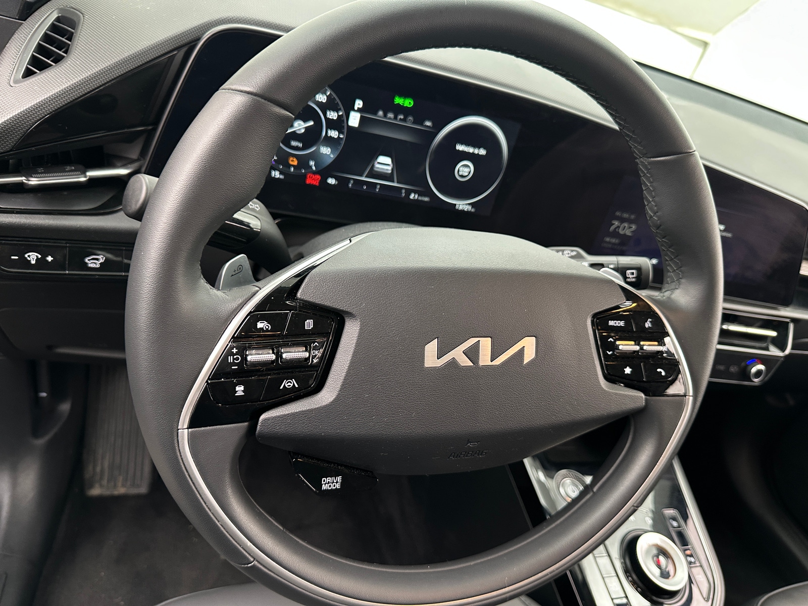 Thumbnail: 2023 Kia Niro - 5