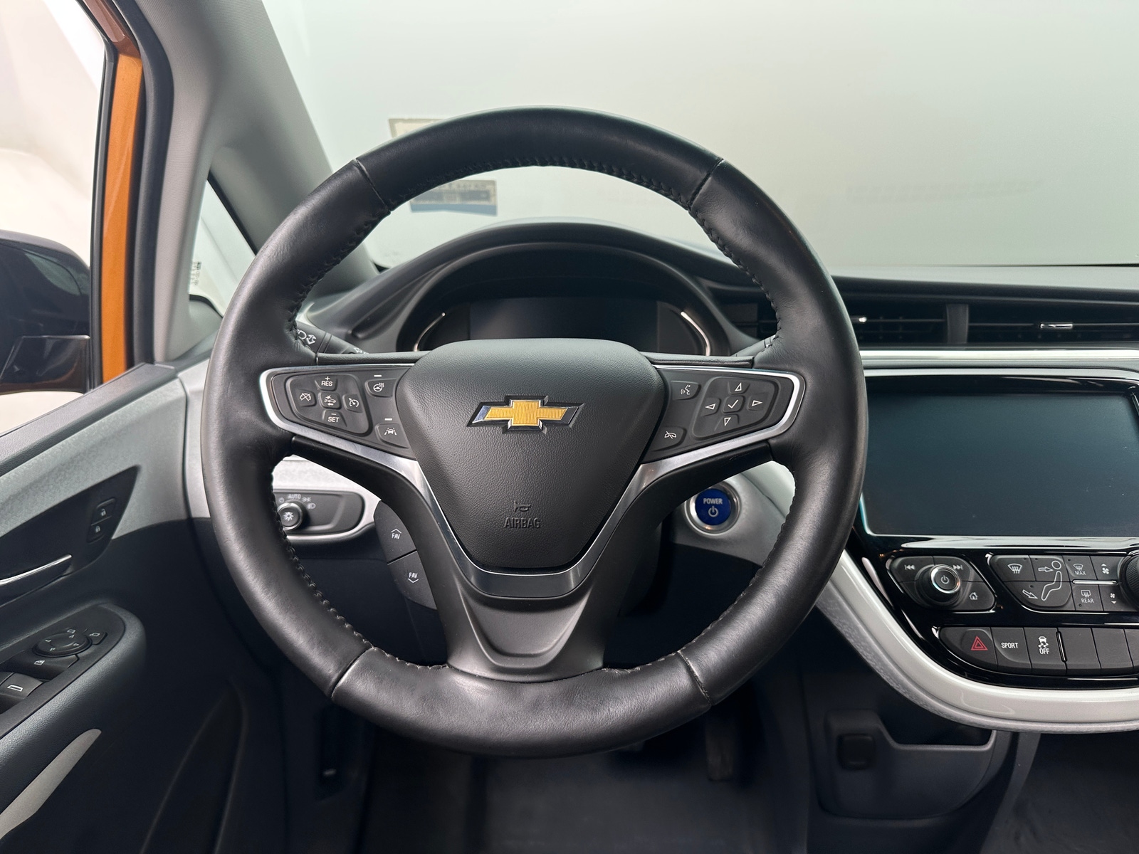 Thumbnail: 2017 Chevrolet Bolt EV - 4