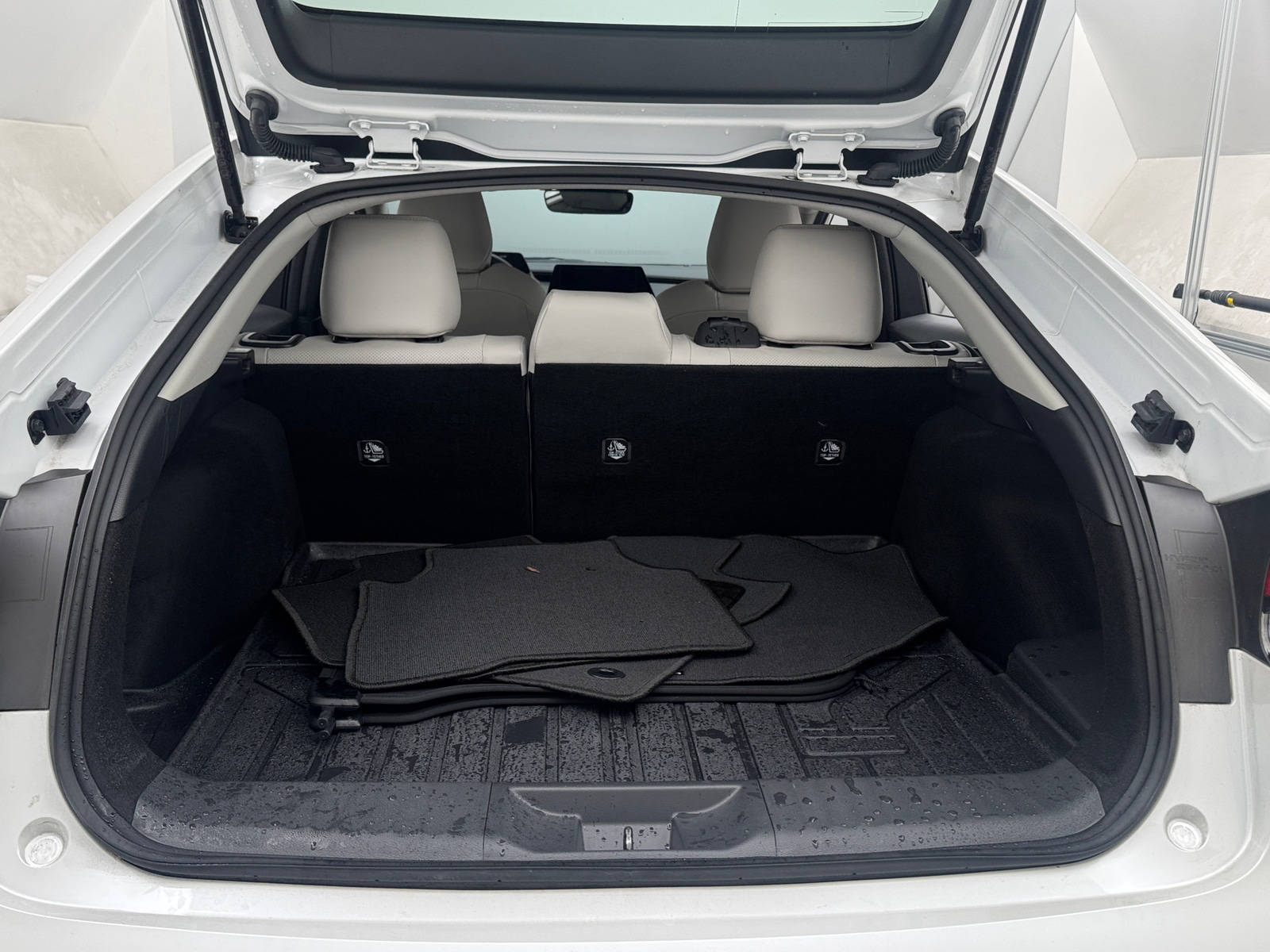 Thumbnail: 2024 Toyota Prius - 6