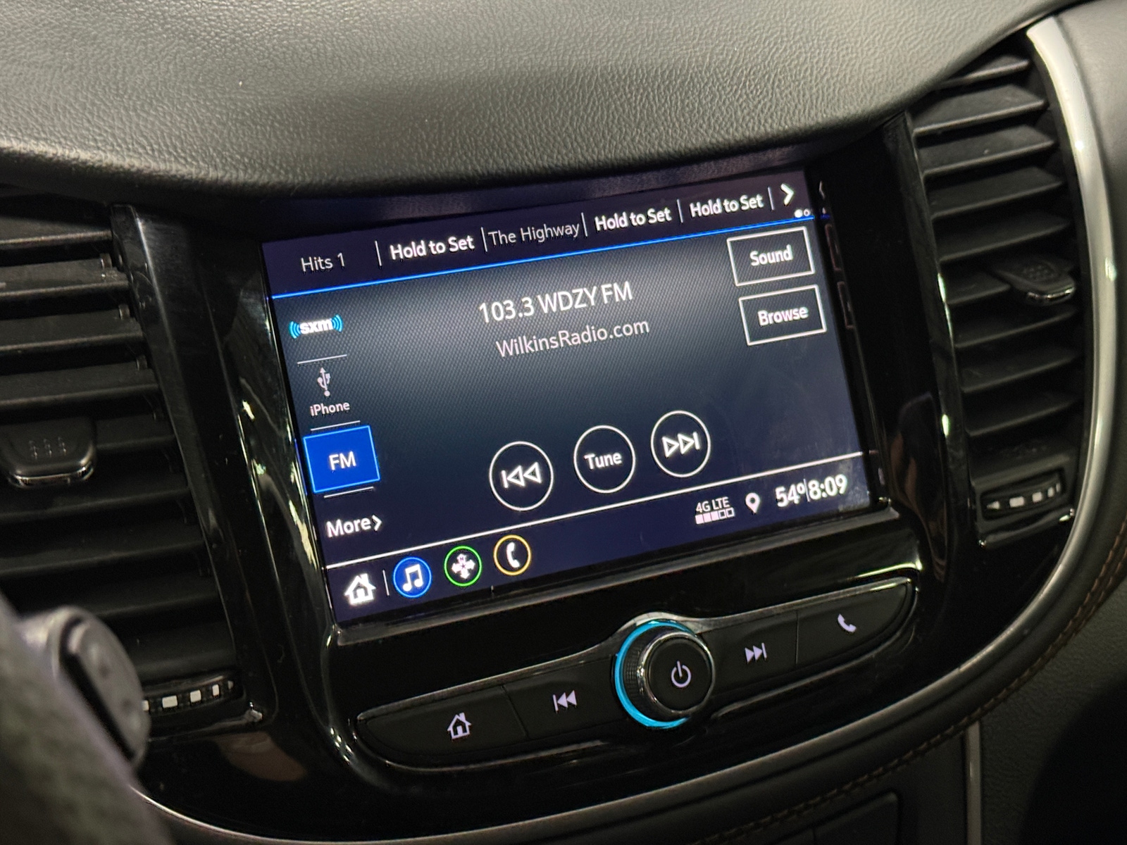 Thumbnail: 2022 Chevrolet Trax - 4