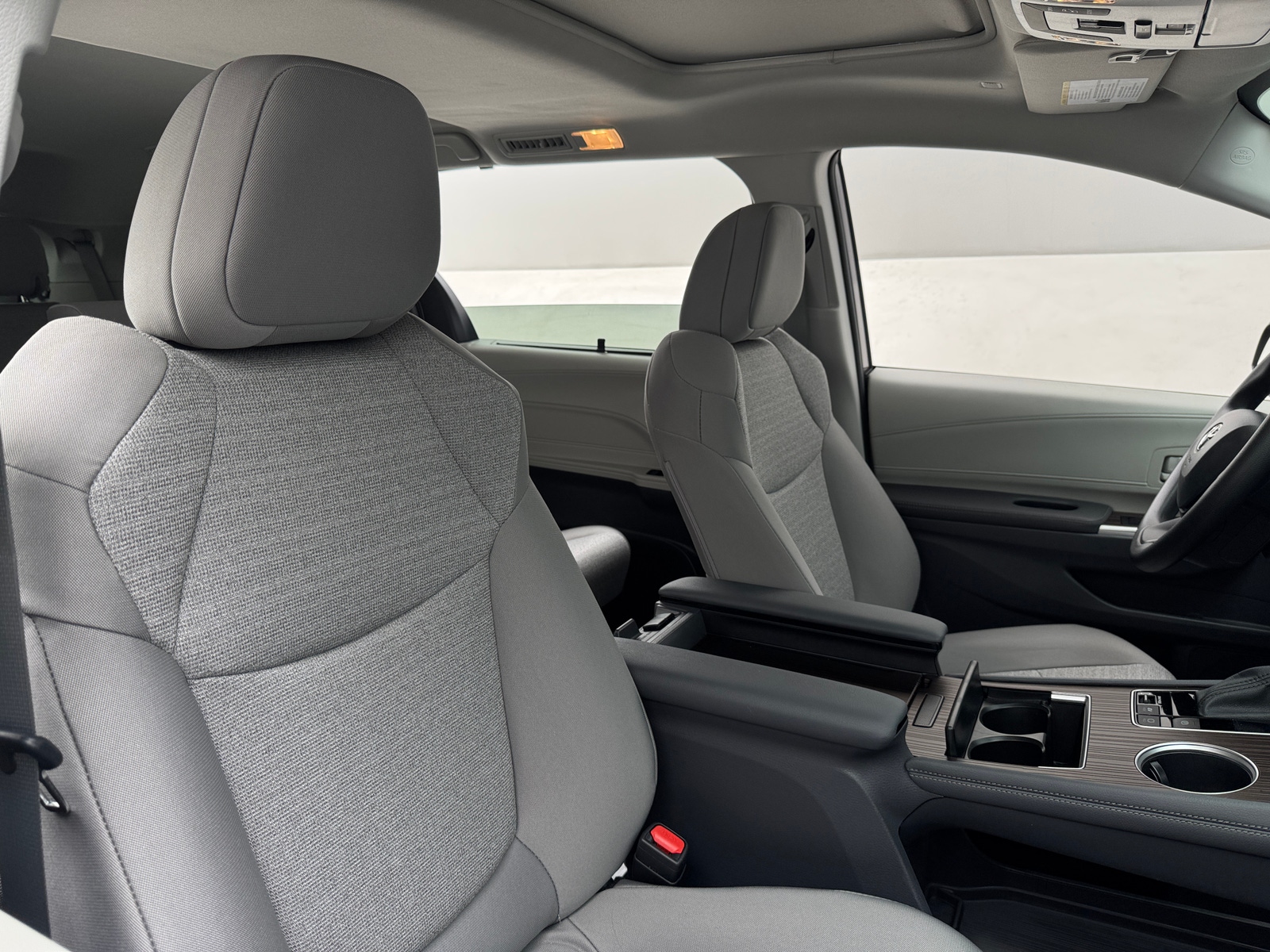 Thumbnail: 2024 Toyota Sienna - 2