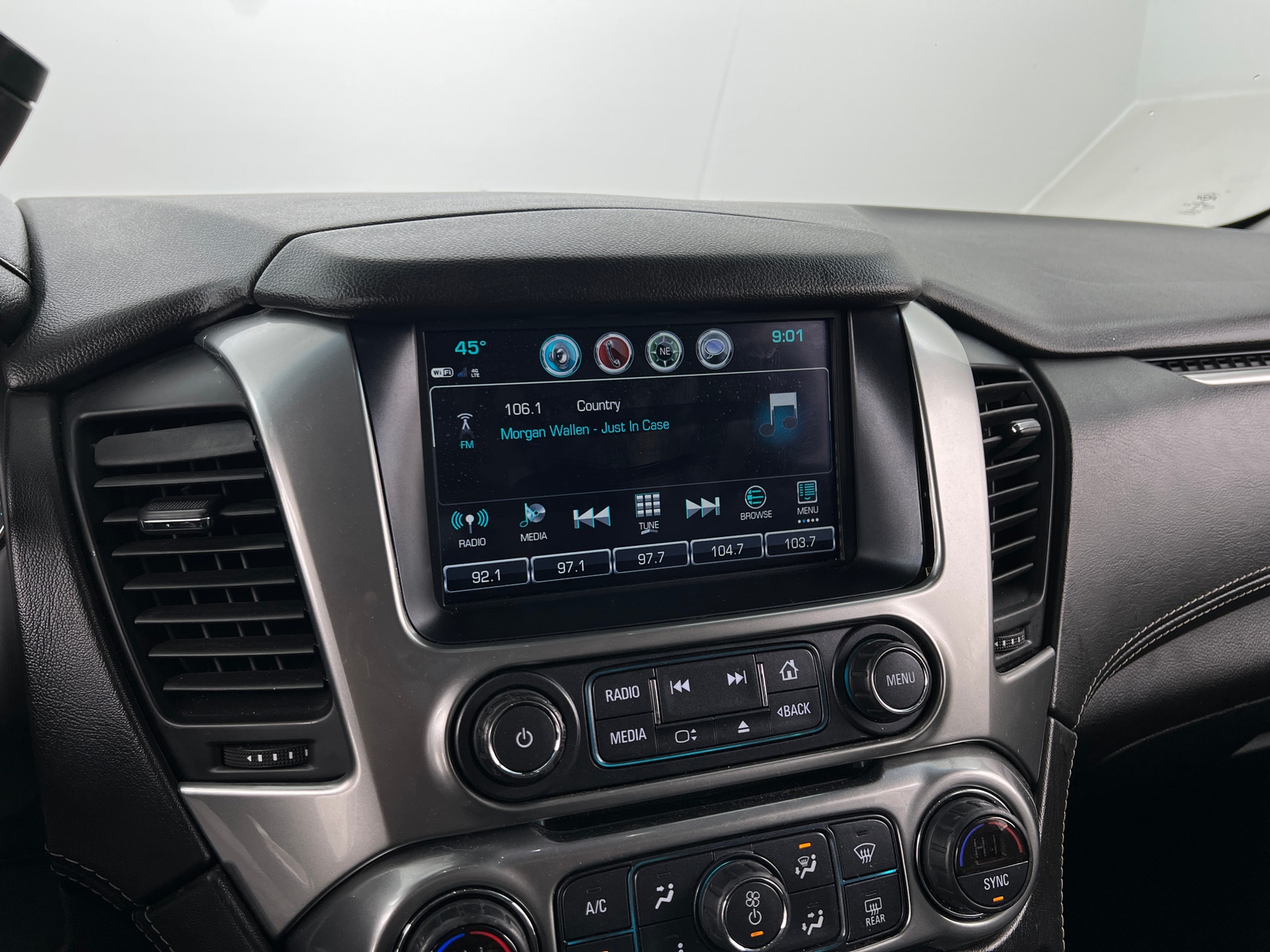 Thumbnail: 2018 Chevrolet Tahoe - 3