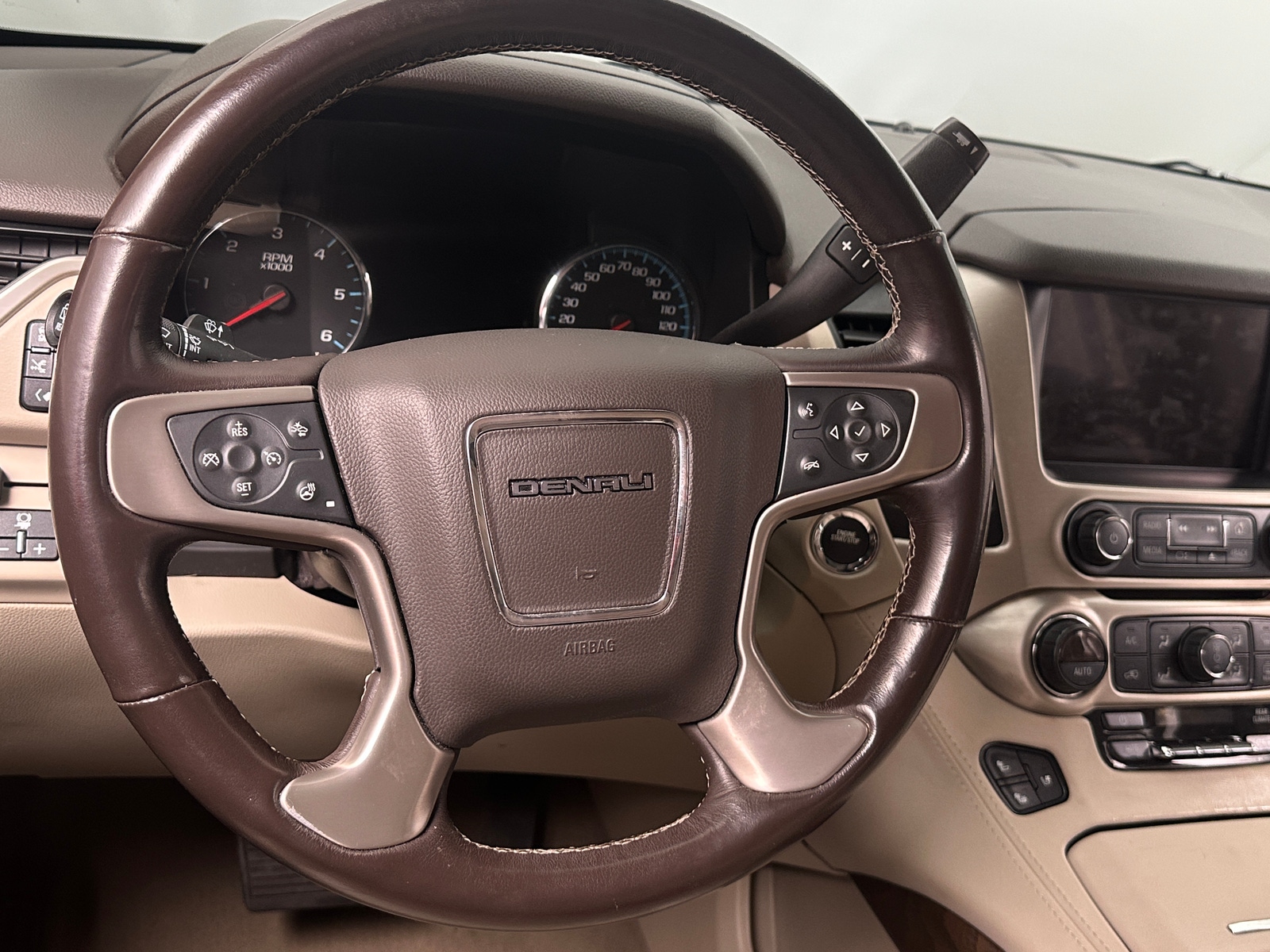 Thumbnail: 2020 GMC Yukon XL - 4