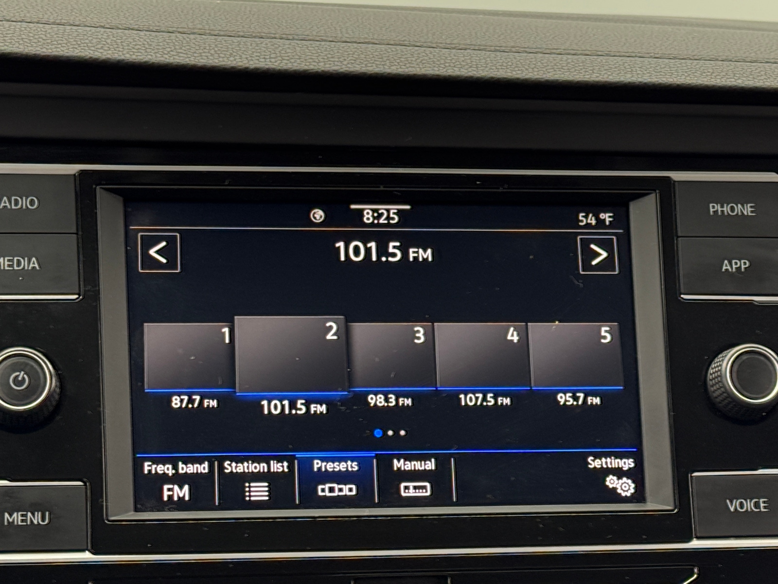 Thumbnail: 2021 Volkswagen Jetta - 4