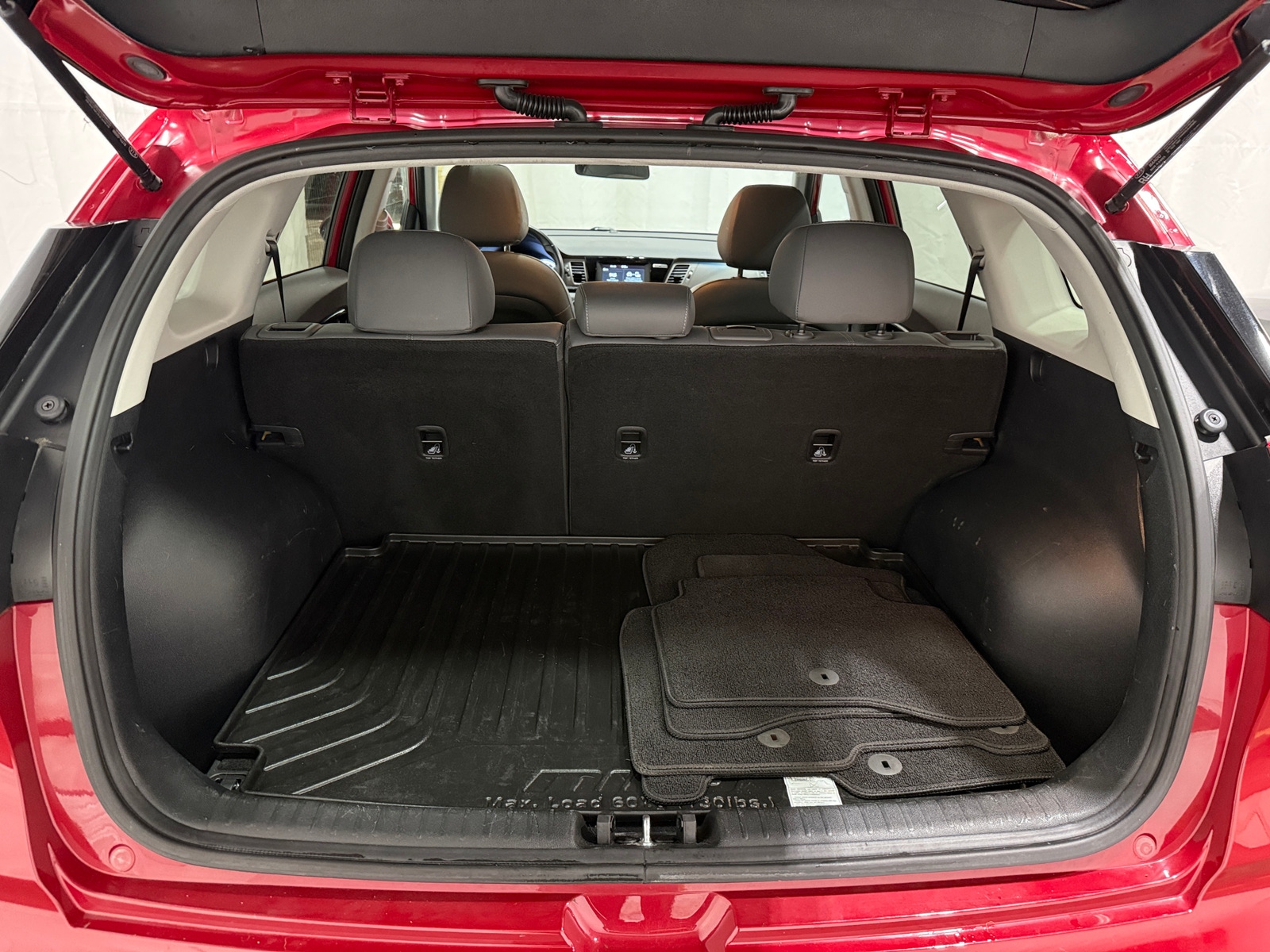 Thumbnail: 2017 Kia Niro - 6