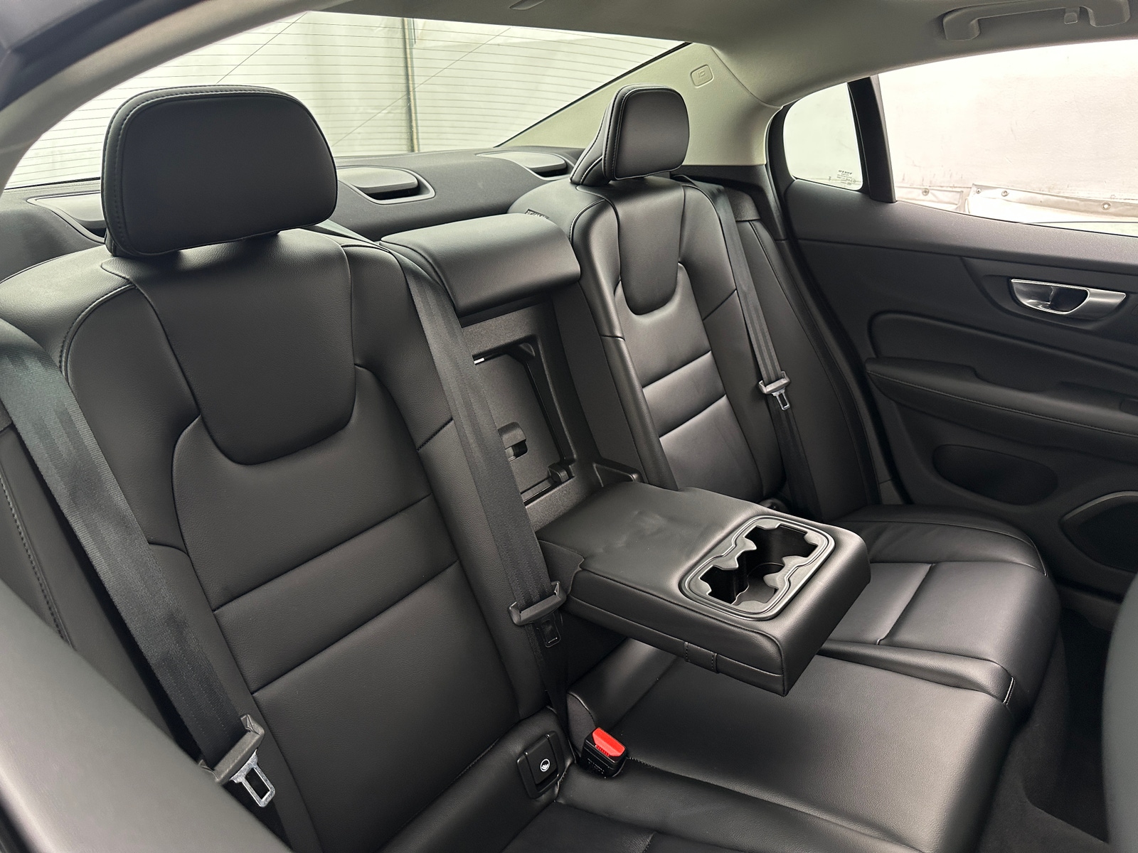 Thumbnail: 2024 Volvo S60 - 6