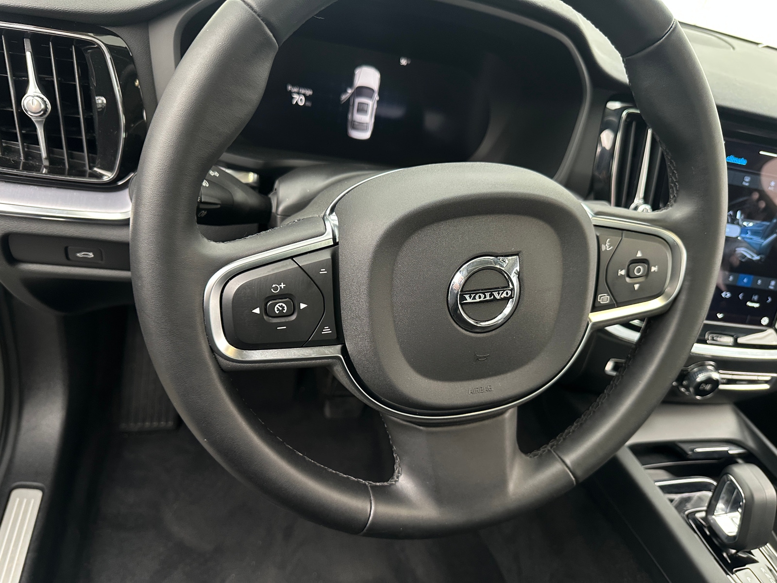 Thumbnail: 2024 Volvo S60 - 5