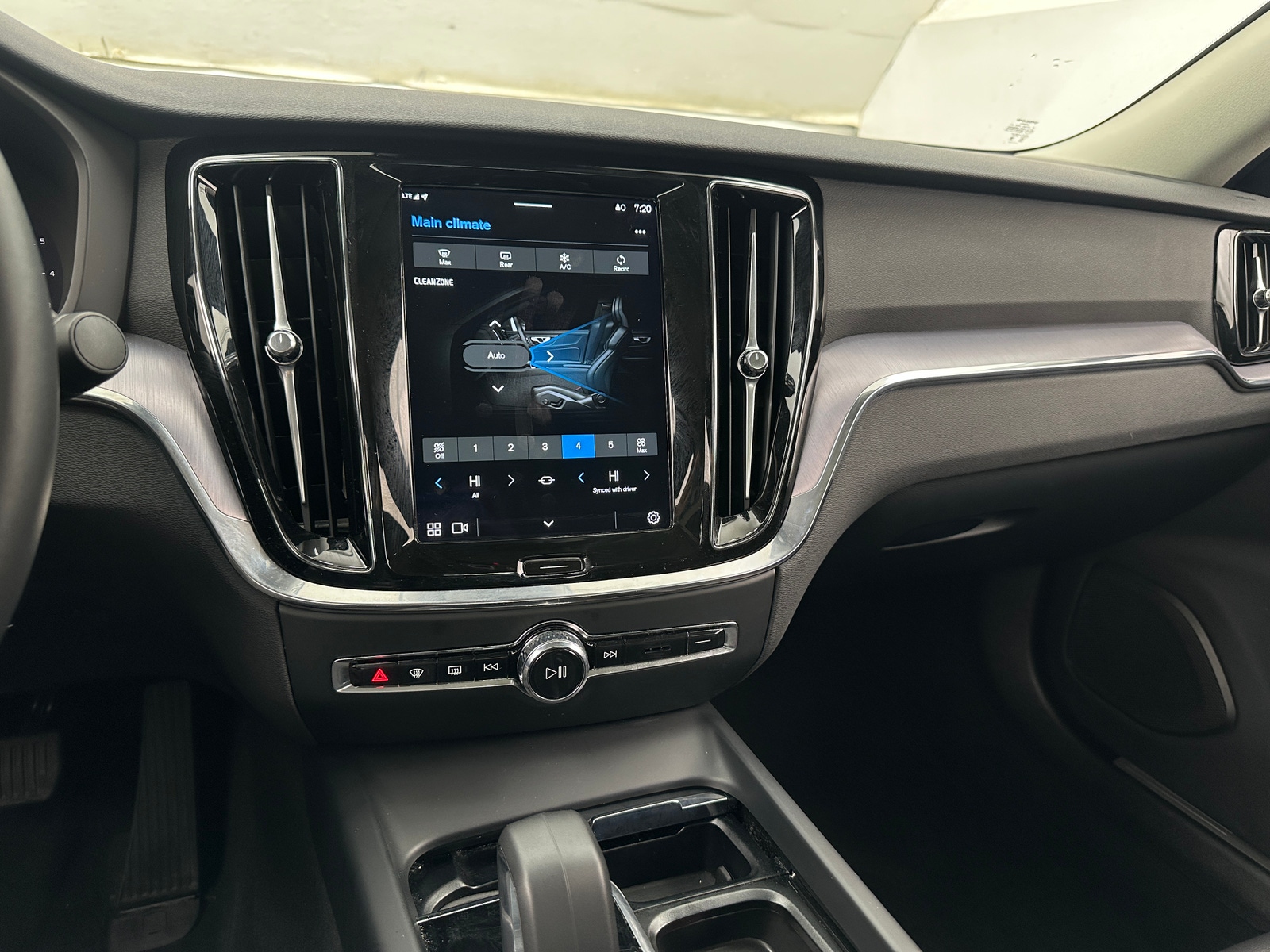 Thumbnail: 2024 Volvo S60 - 4