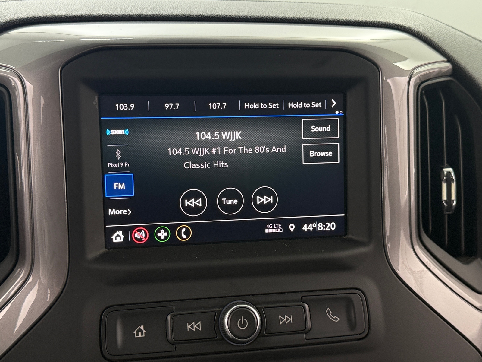 Thumbnail: 2020 Chevrolet Silverado 1500 - 4