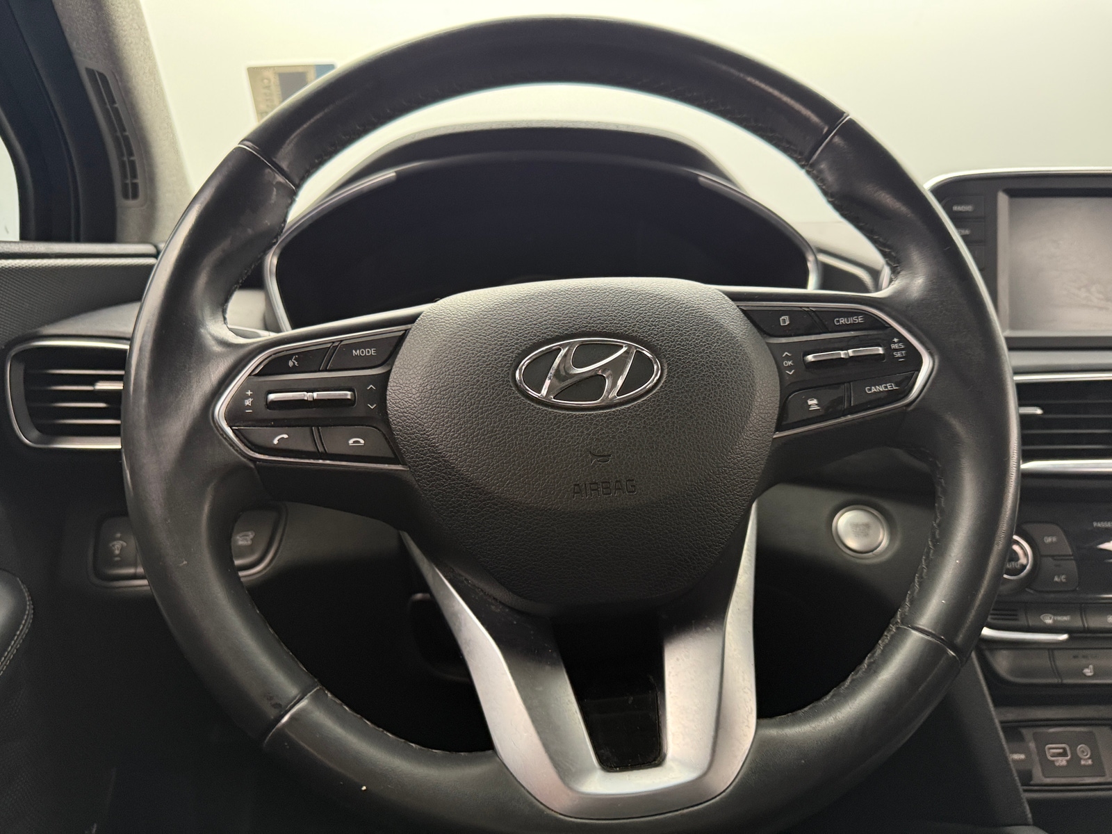 Thumbnail: 2019 Hyundai Santa Fe - 4