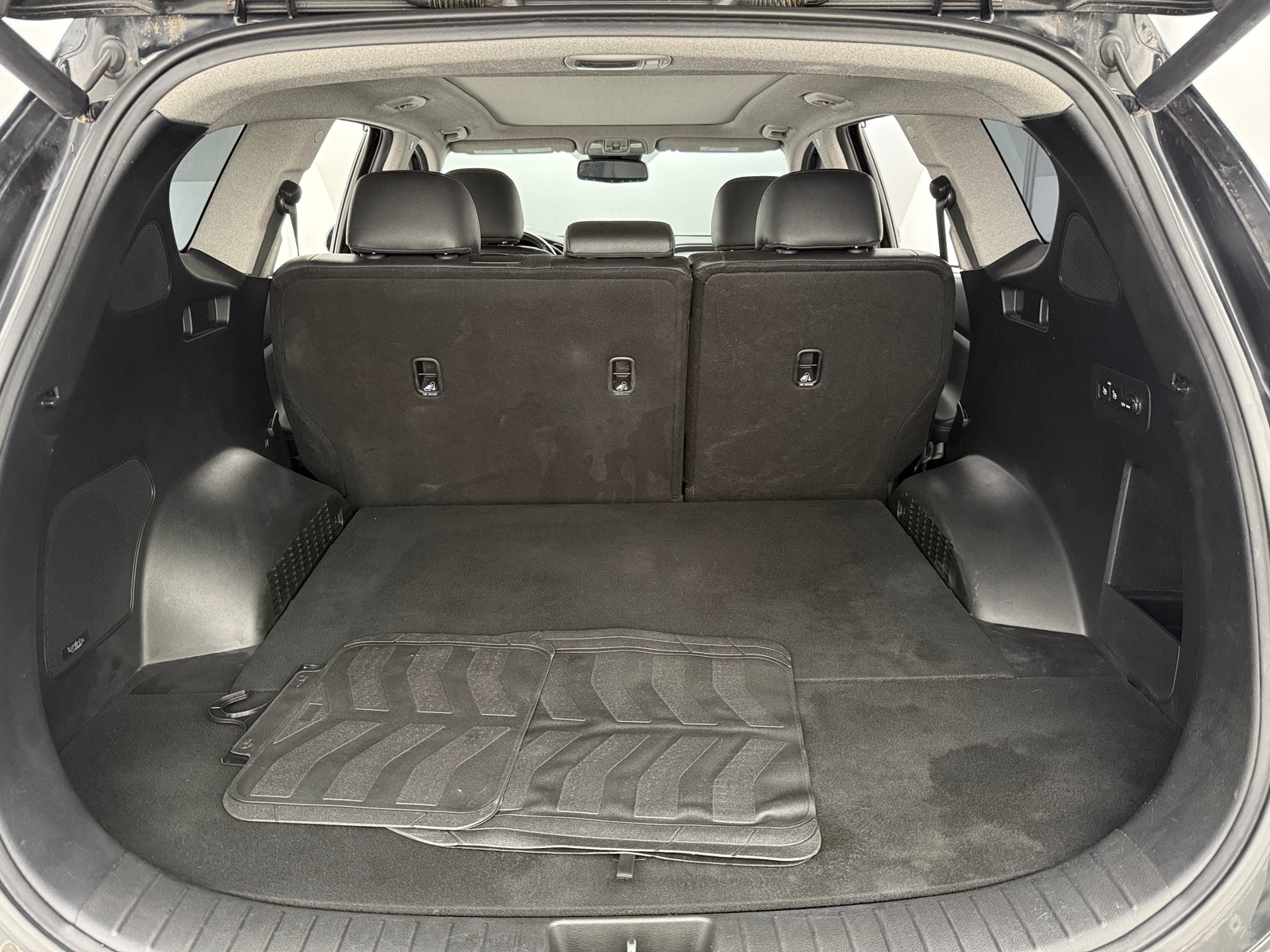 Thumbnail: 2019 Hyundai Santa Fe - 6