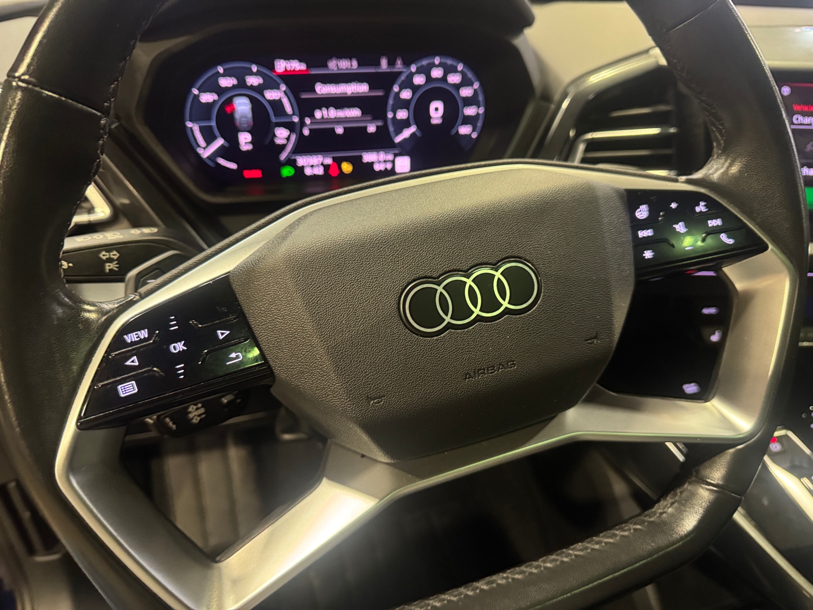 Thumbnail: 2023 Audi Q4 e-tron - 4