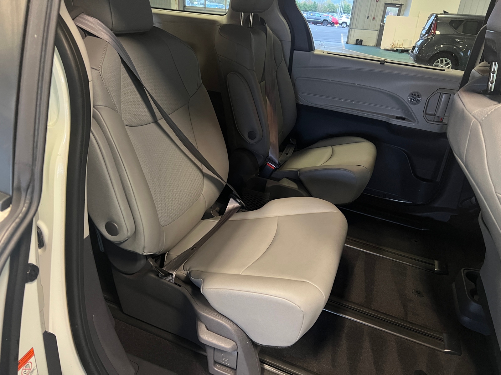 Thumbnail: 2021 Toyota Sienna - 5