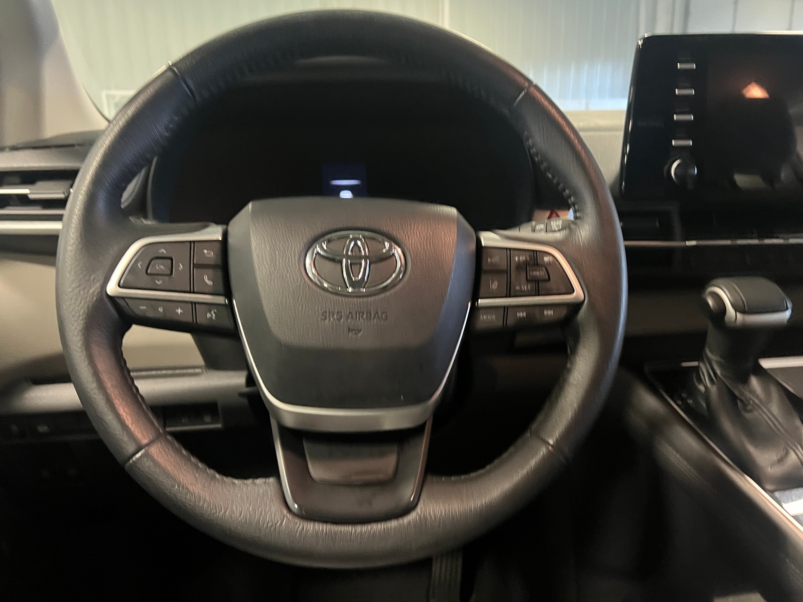 Thumbnail: 2021 Toyota Sienna - 4