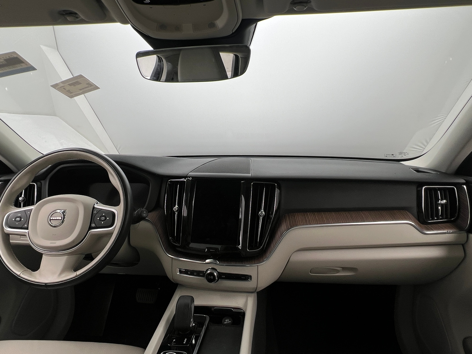 Thumbnail: 2022 Volvo XC60 - 3