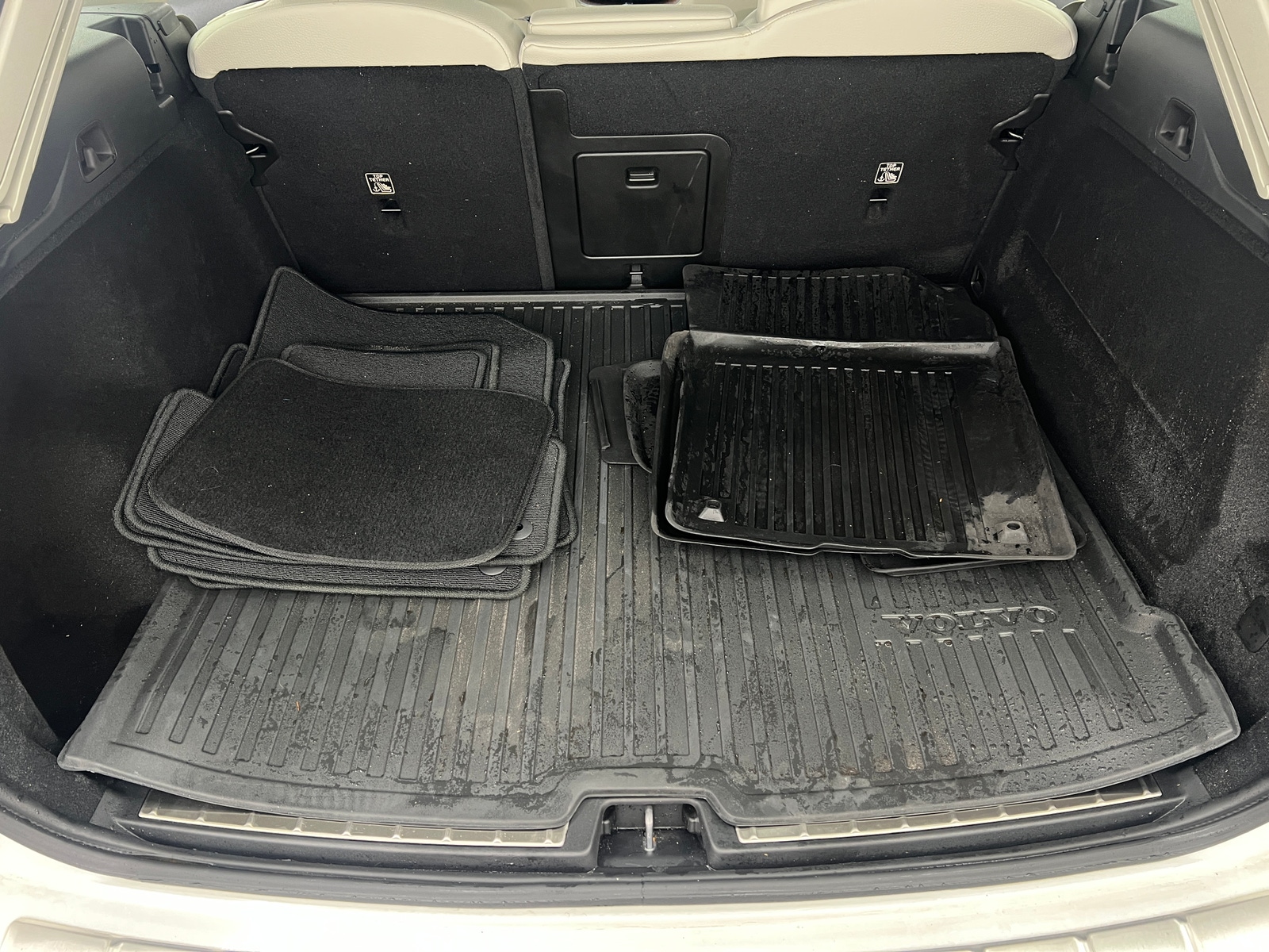 Thumbnail: 2022 Volvo XC60 - 7