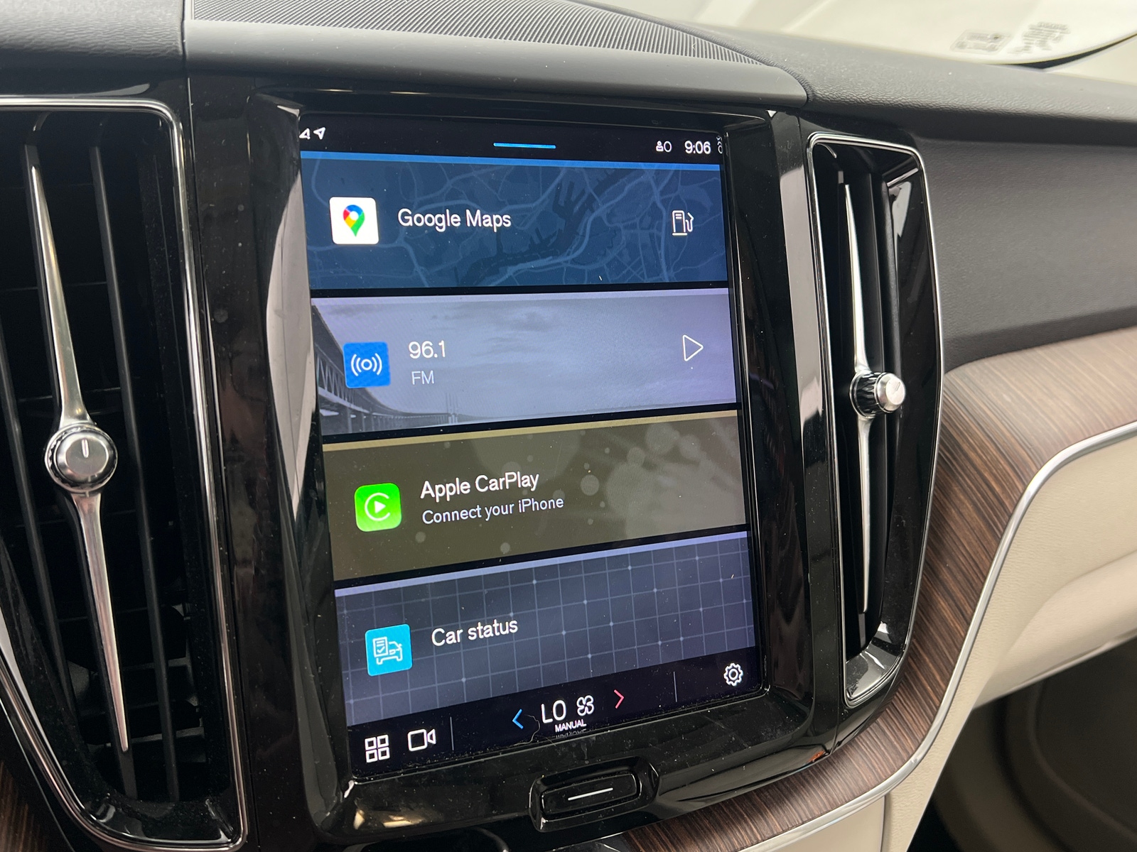 Thumbnail: 2022 Volvo XC60 - 4