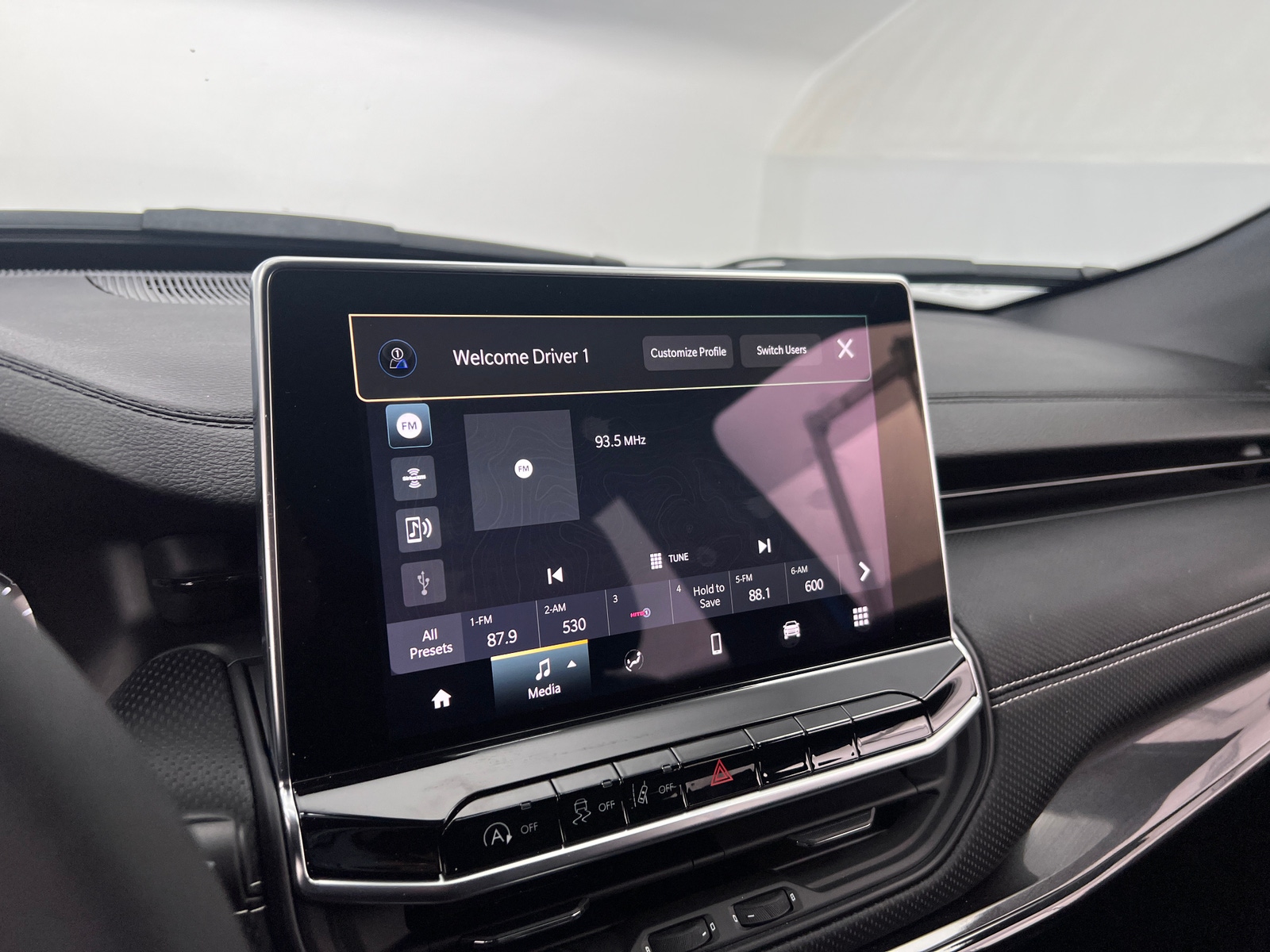 Thumbnail: 2023 Jeep Compass - 4