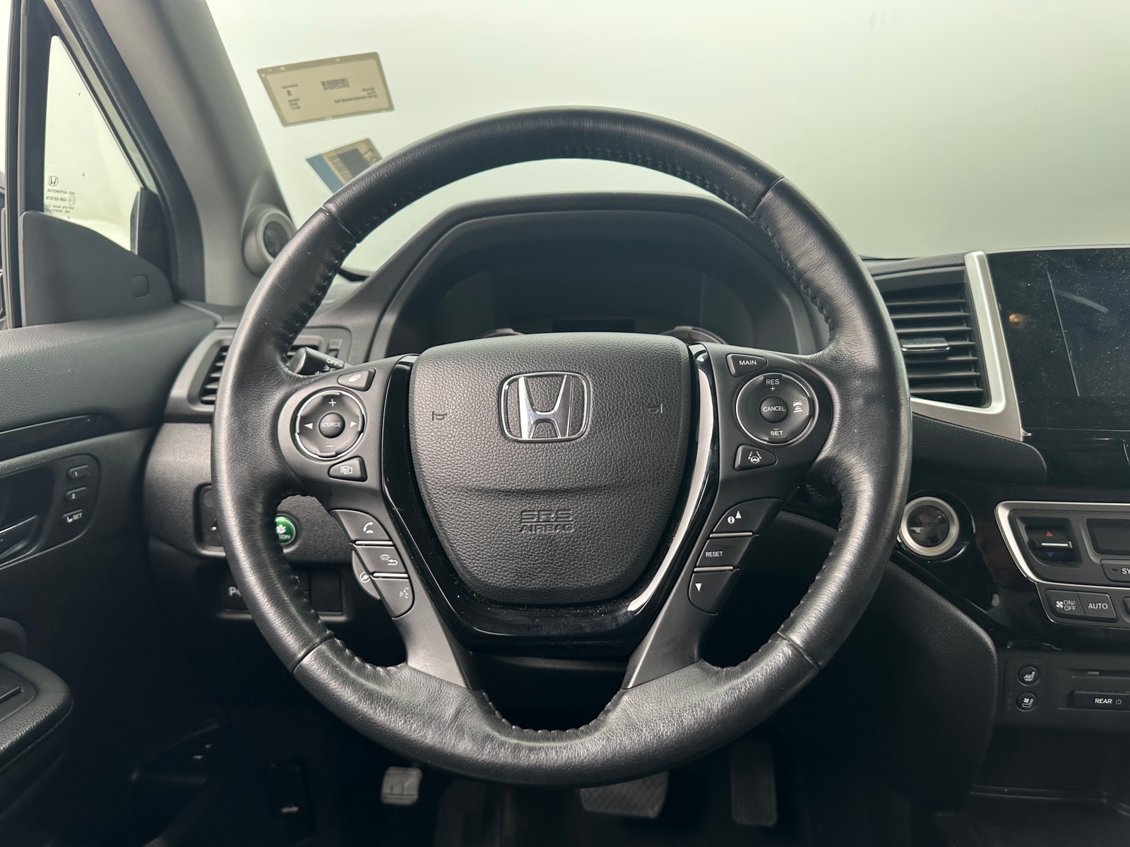 Thumbnail: 2017 Honda Pilot - 4