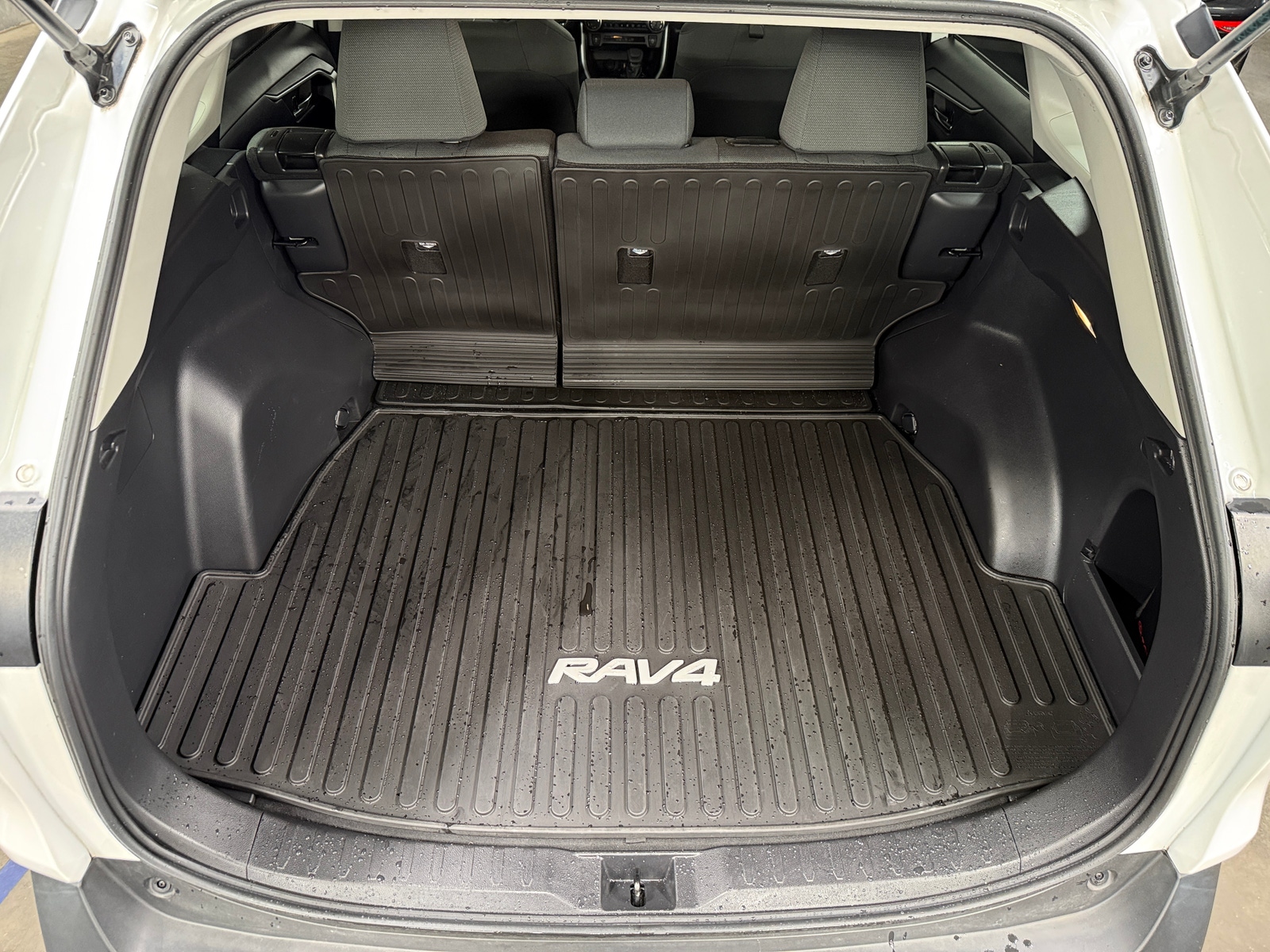 Thumbnail: 2021 Toyota RAV4 - 7