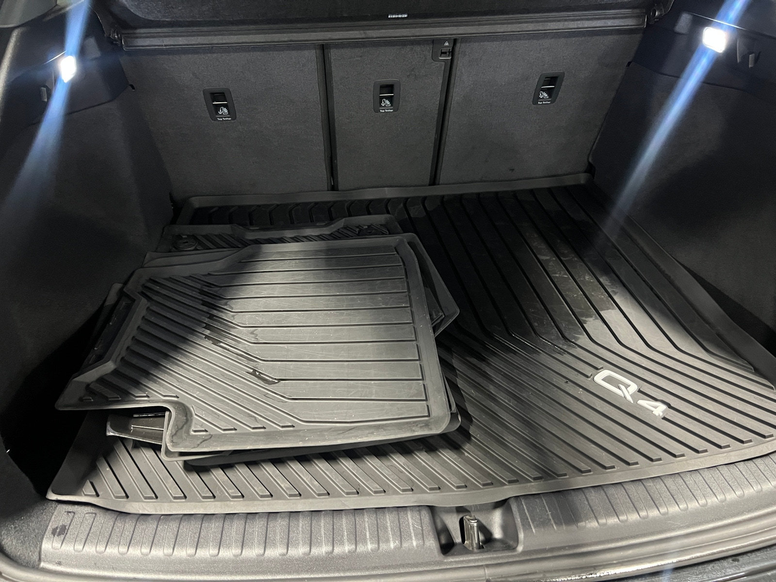 Thumbnail: 2024 Audi Q4 e-tron - 6