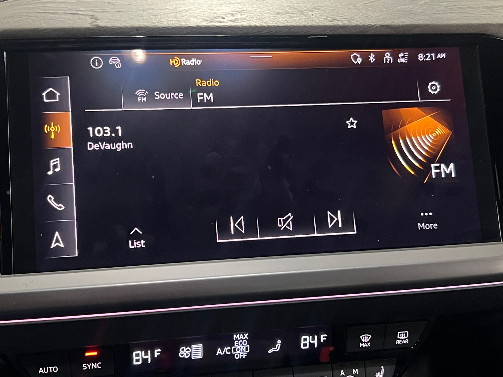 Thumbnail: 2024 Audi Q4 e-tron - 3