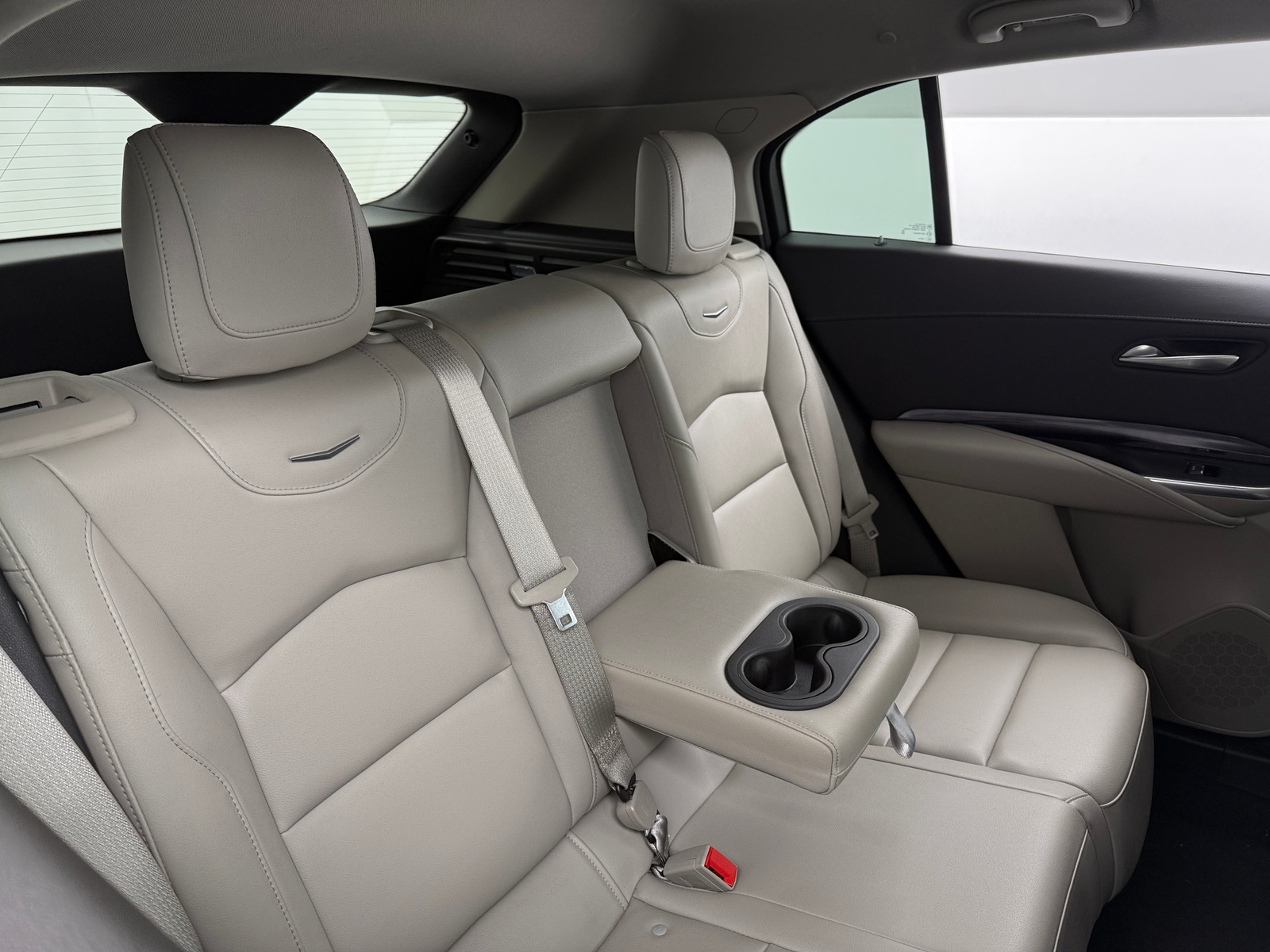 Thumbnail: 2023 Cadillac XT4 - 5