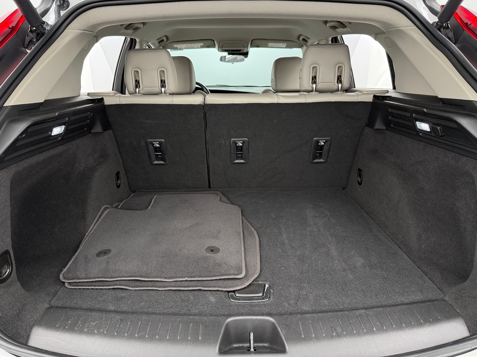 Thumbnail: 2023 Cadillac XT4 - 6