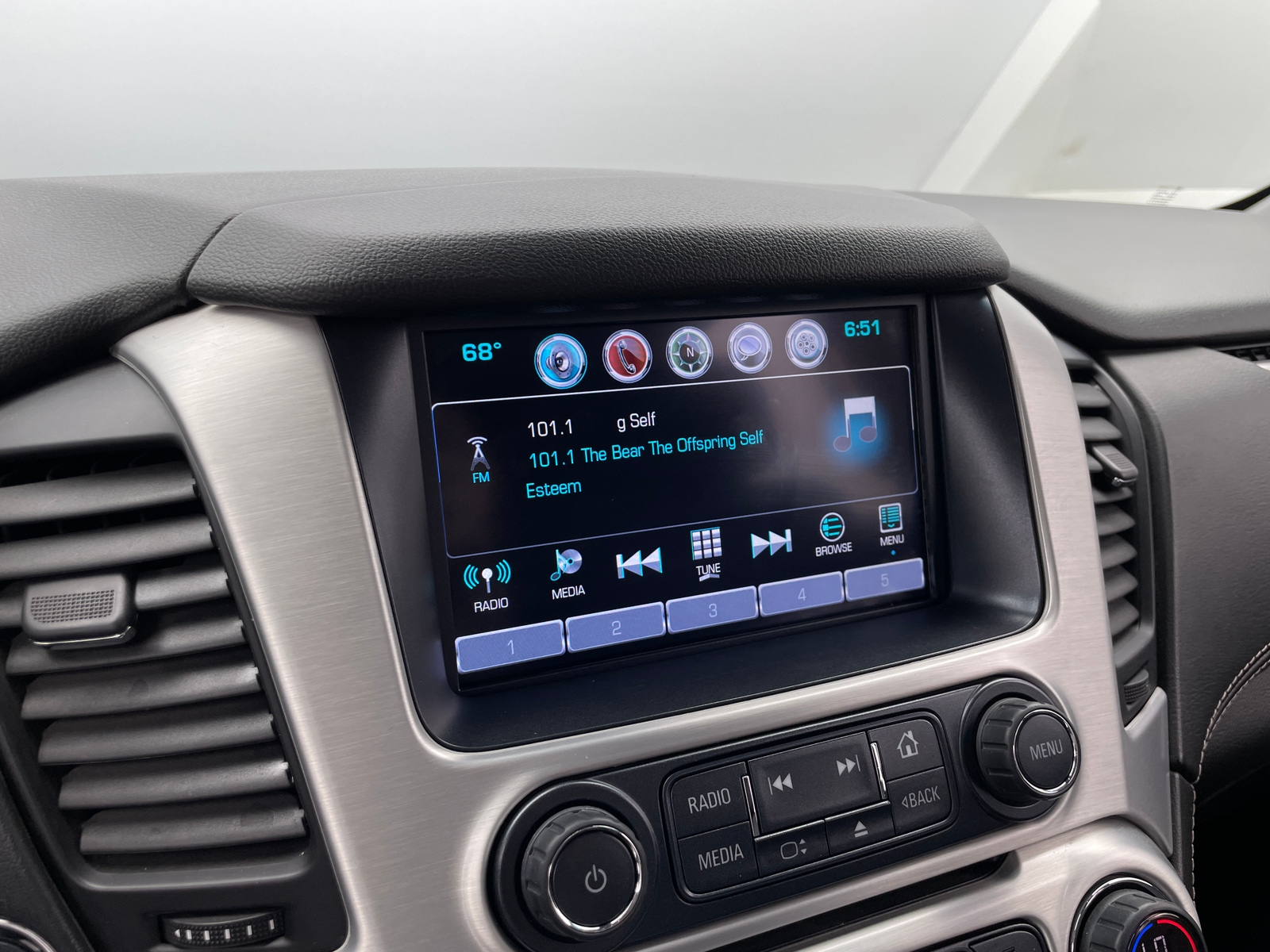 Thumbnail: 2018 GMC Yukon XL - 3