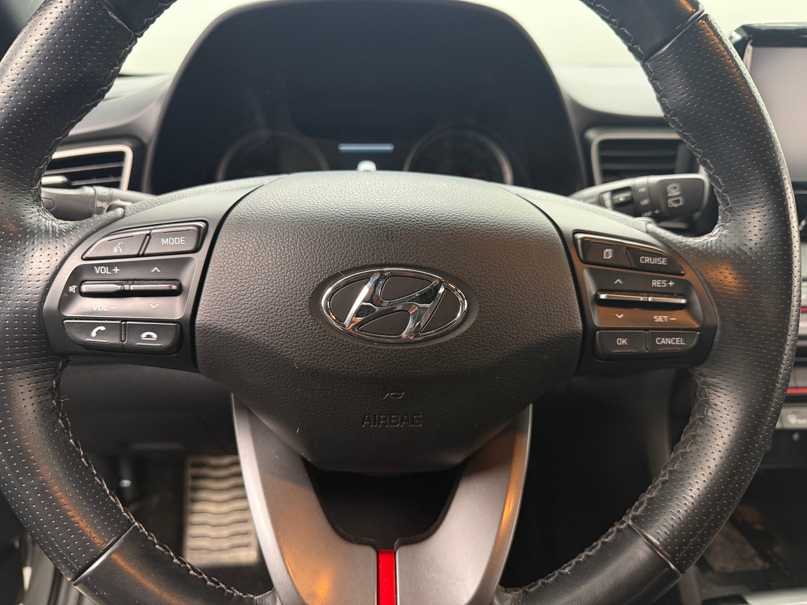 Thumbnail: 2020 Hyundai Veloster - 4