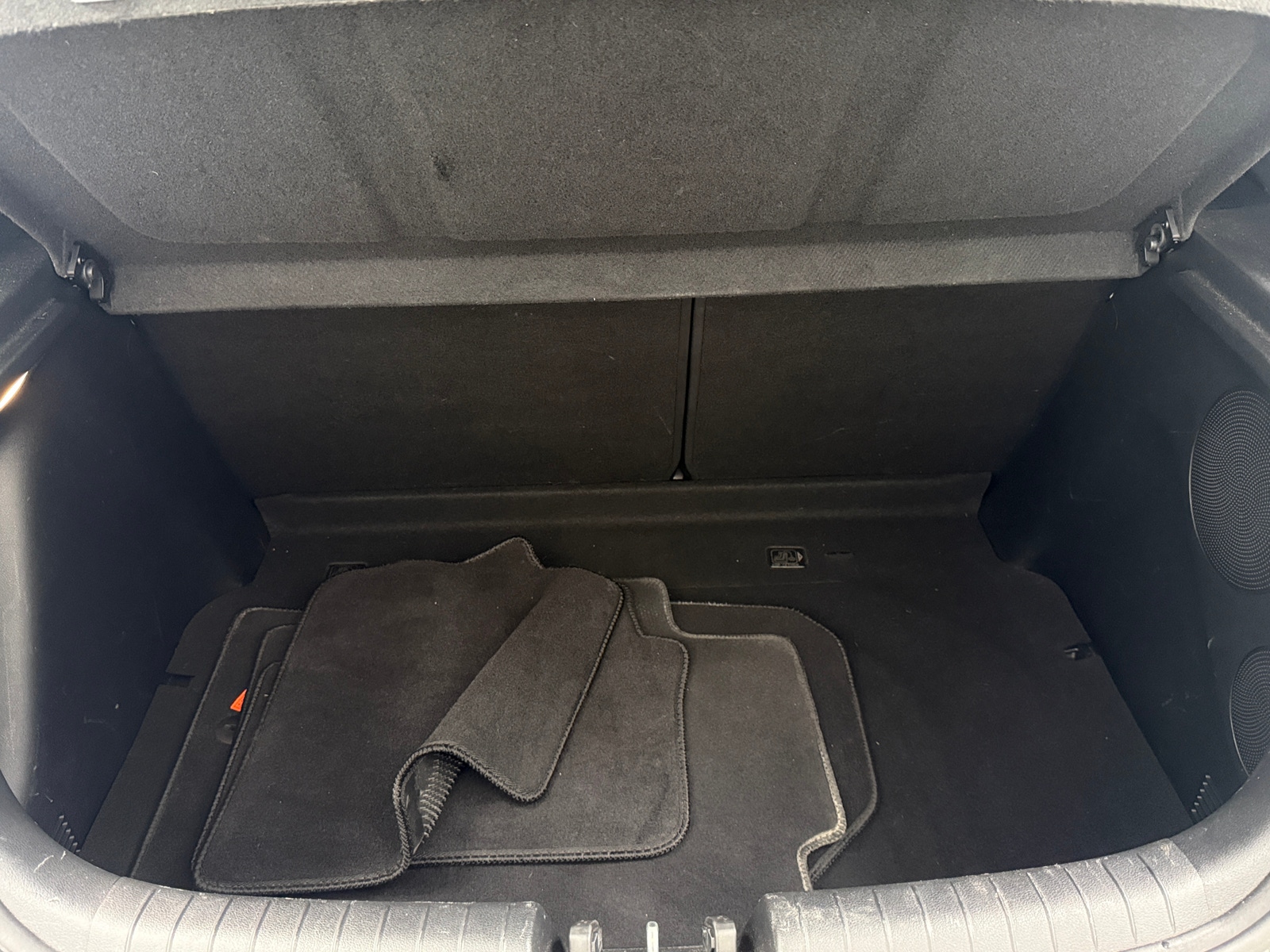 Thumbnail: 2020 Hyundai Veloster - 5