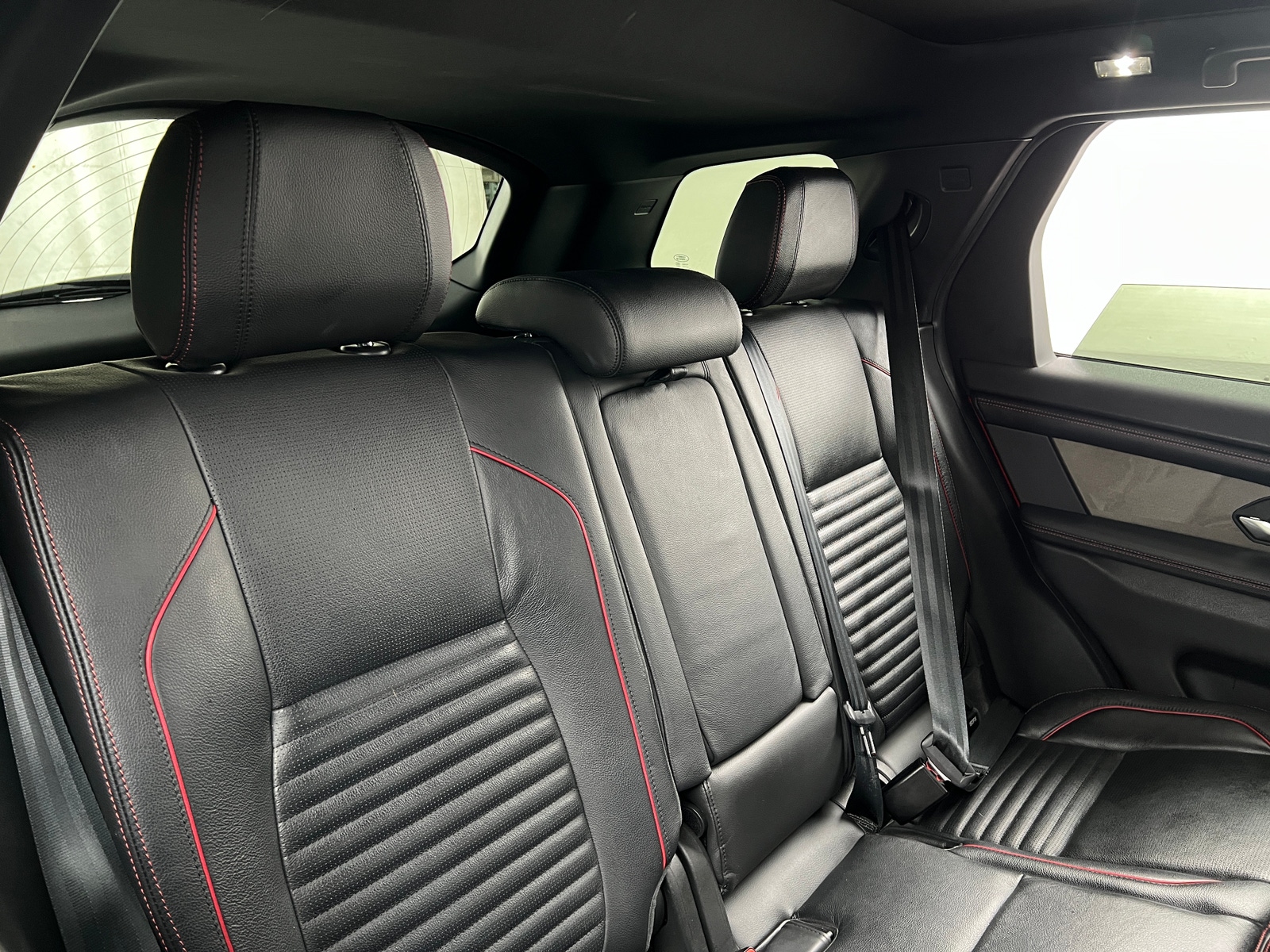 Thumbnail: 2020 Land Rover Discovery Sport - 5