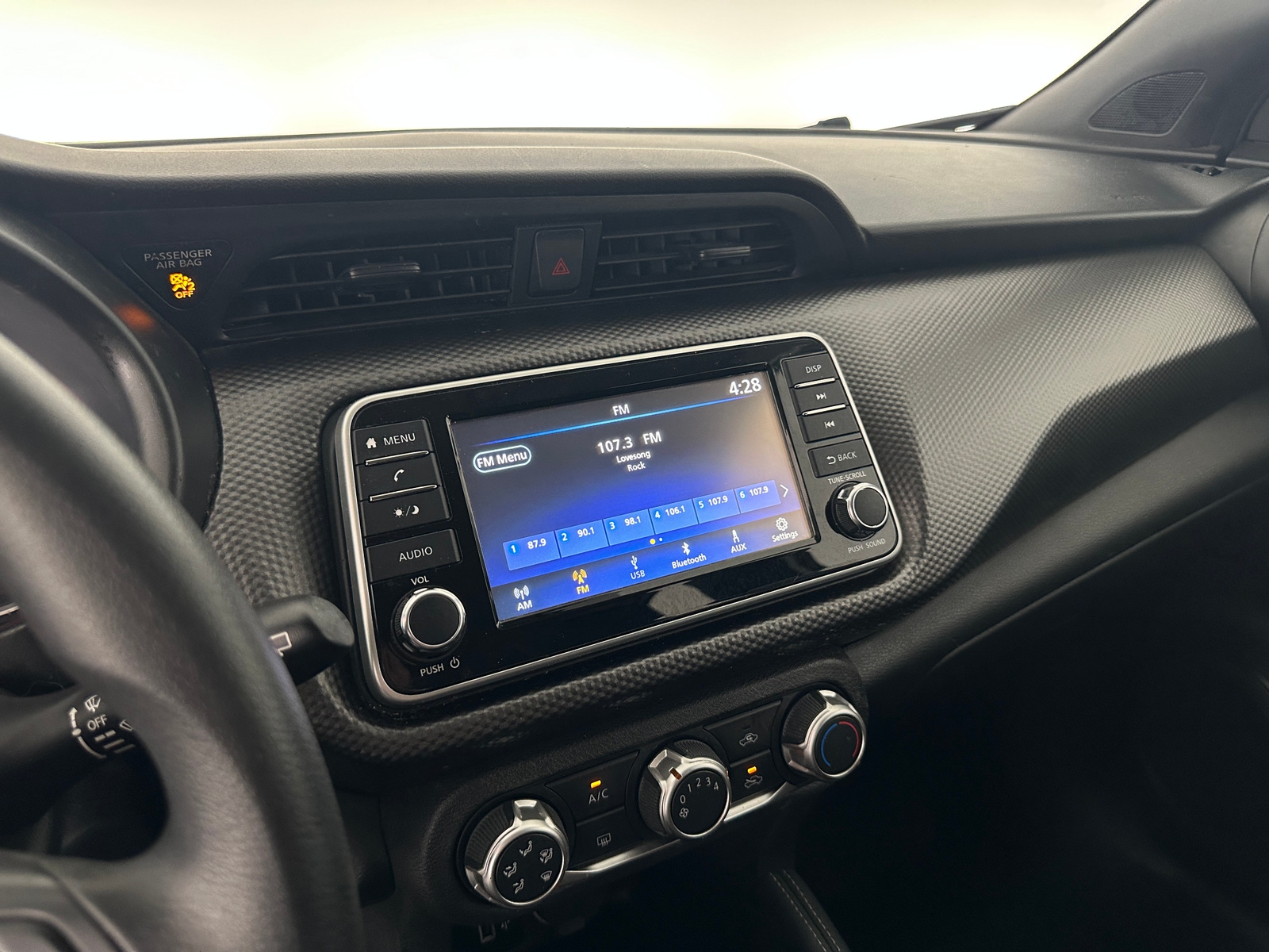 Thumbnail: 2018 Nissan Kicks - 4