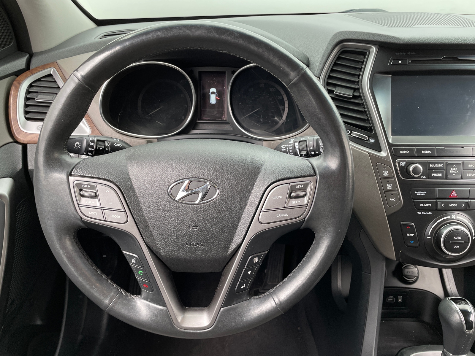 Thumbnail: 2017 Hyundai Santa Fe - 4